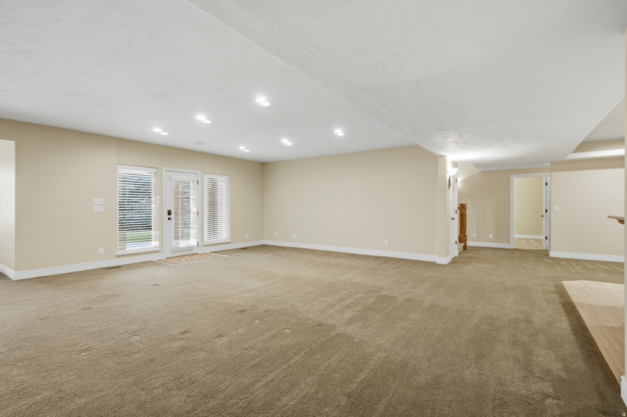 DORCHESTER POINTE - Residential