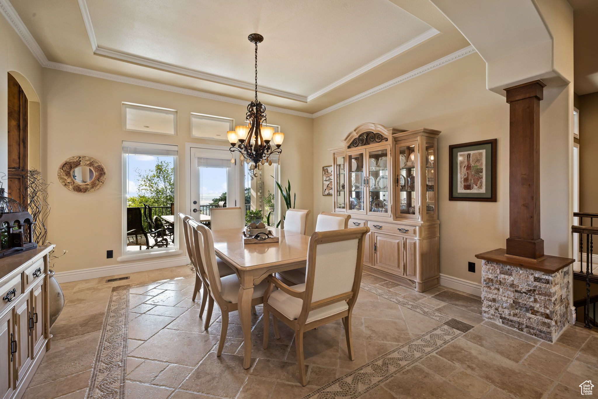 DORCHESTER POINTE - Residential