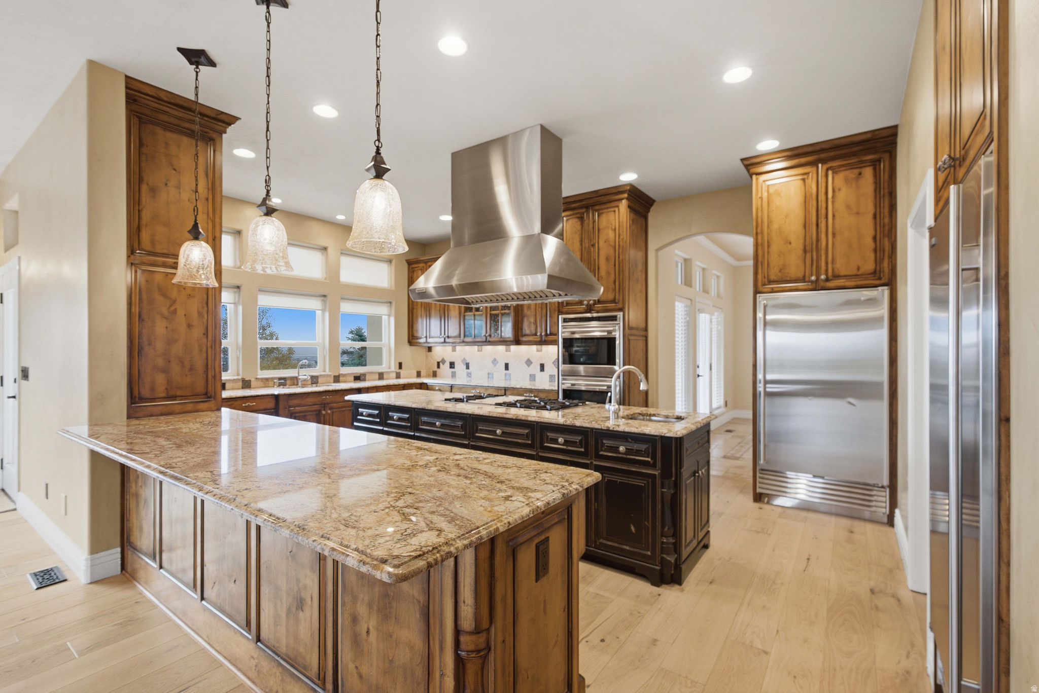 DORCHESTER POINTE - Residential