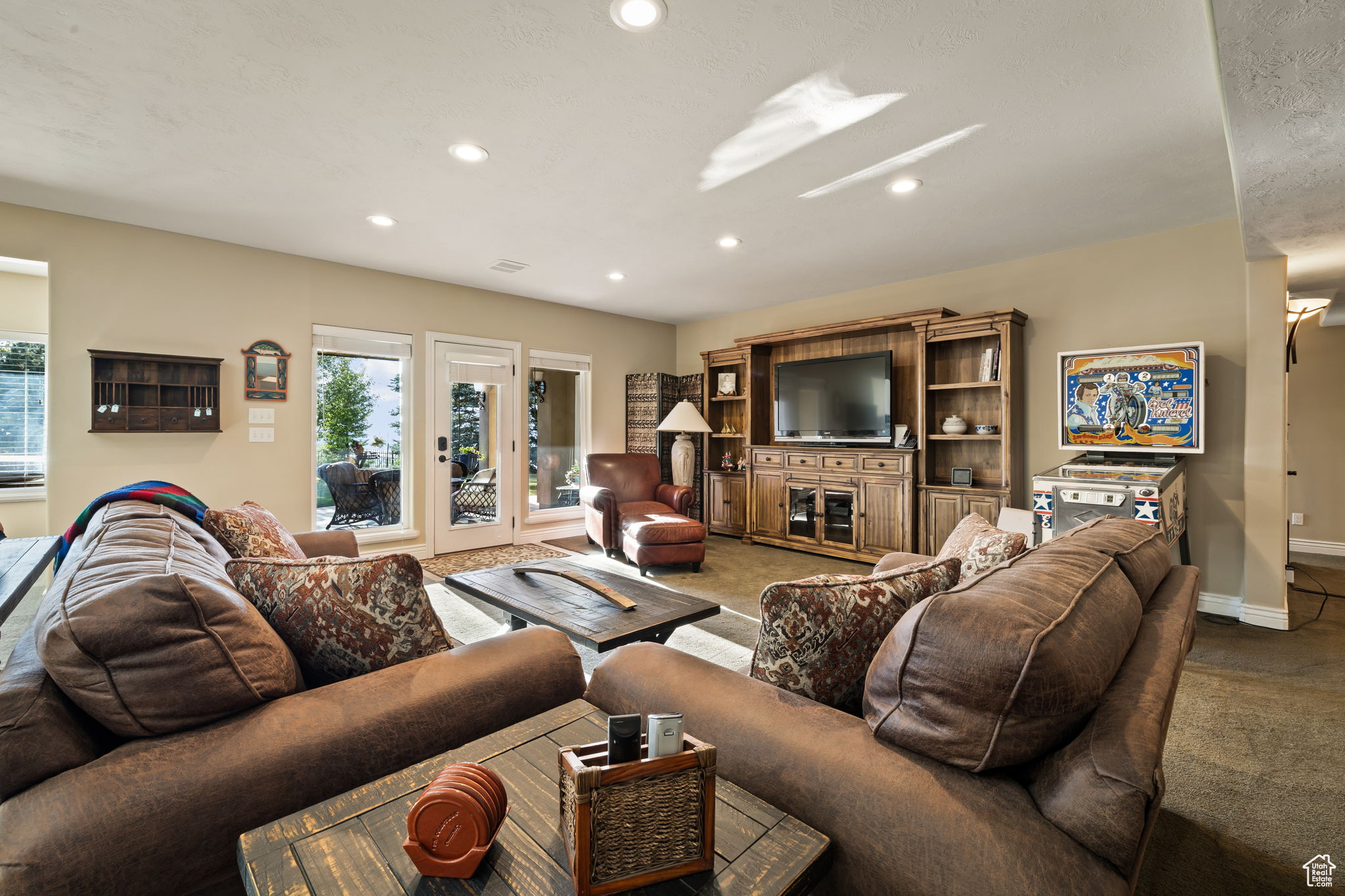 DORCHESTER POINTE - Residential