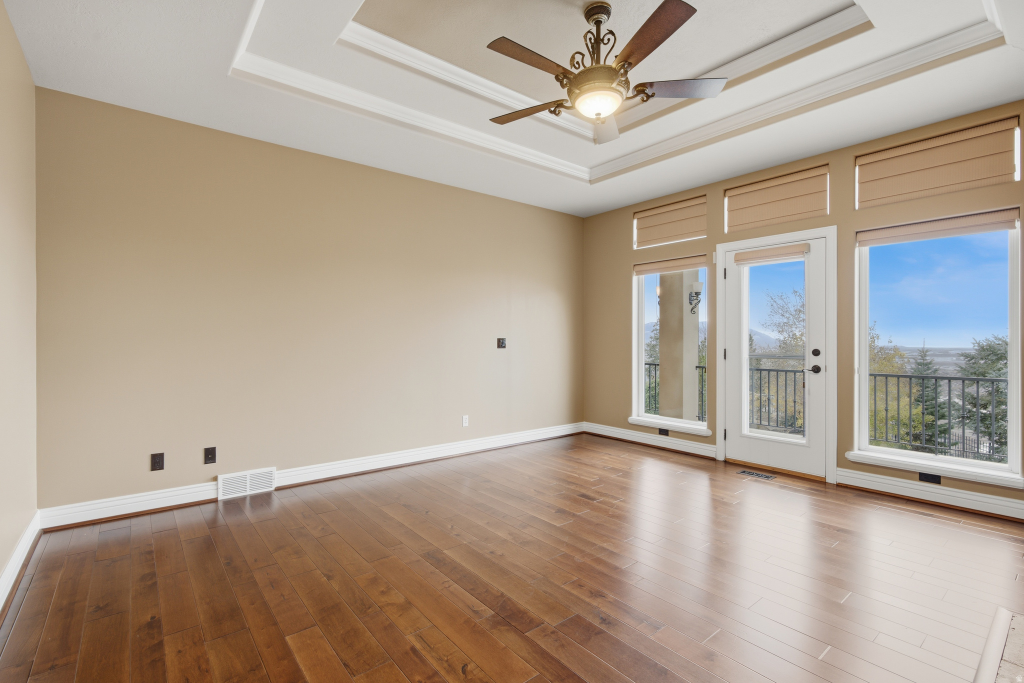 DORCHESTER POINTE - Residential