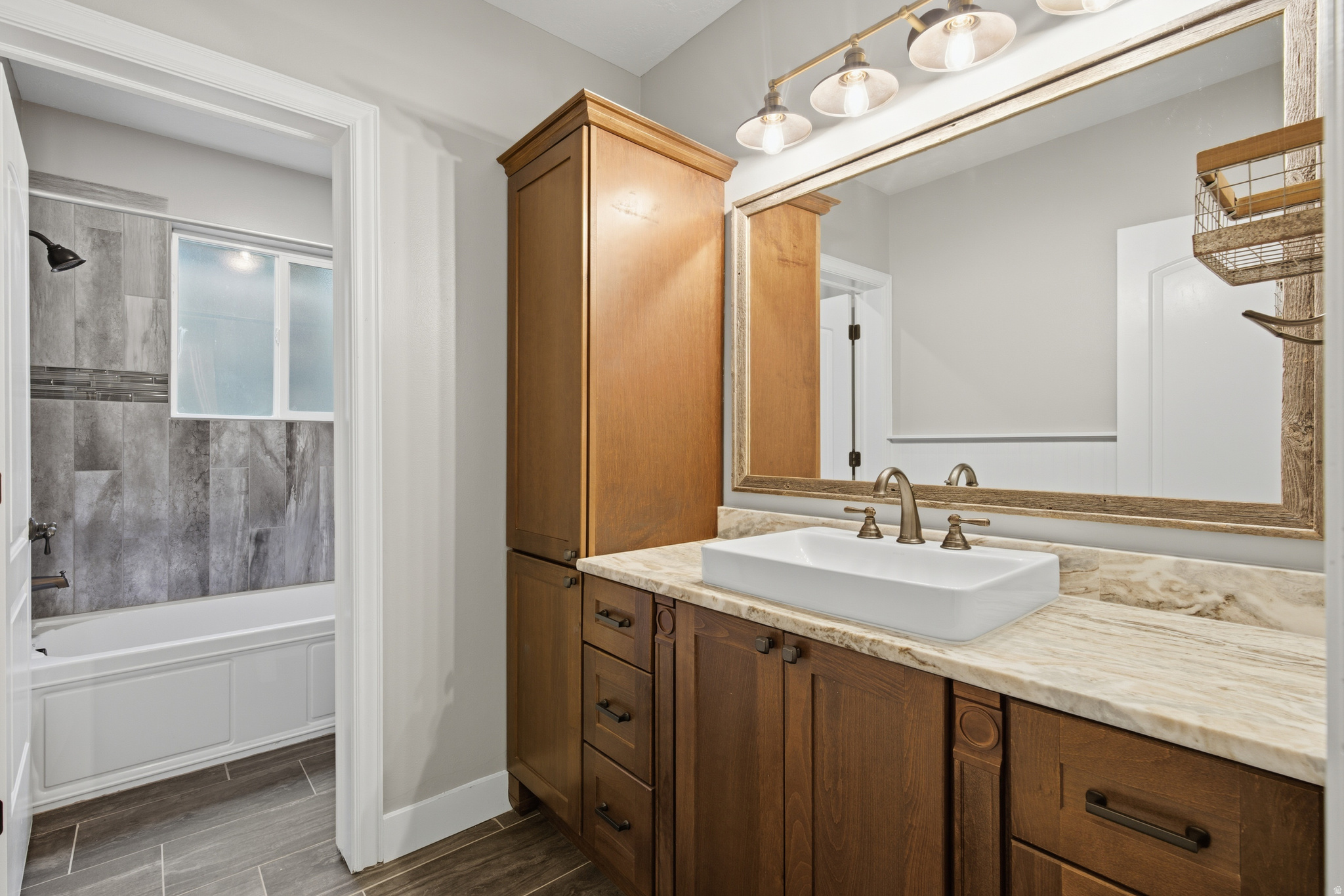 DORCHESTER POINTE - Residential