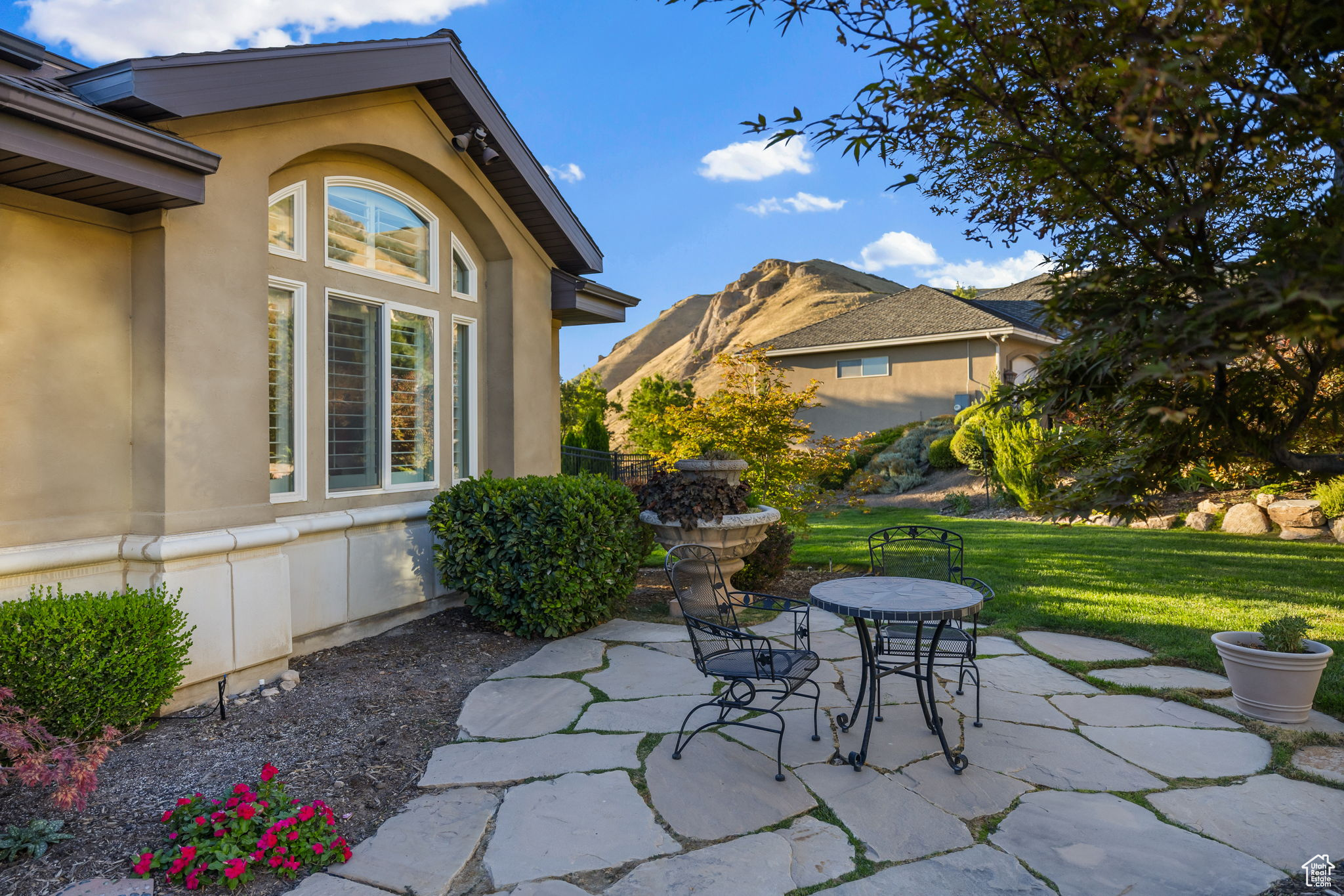 DORCHESTER POINTE - Residential