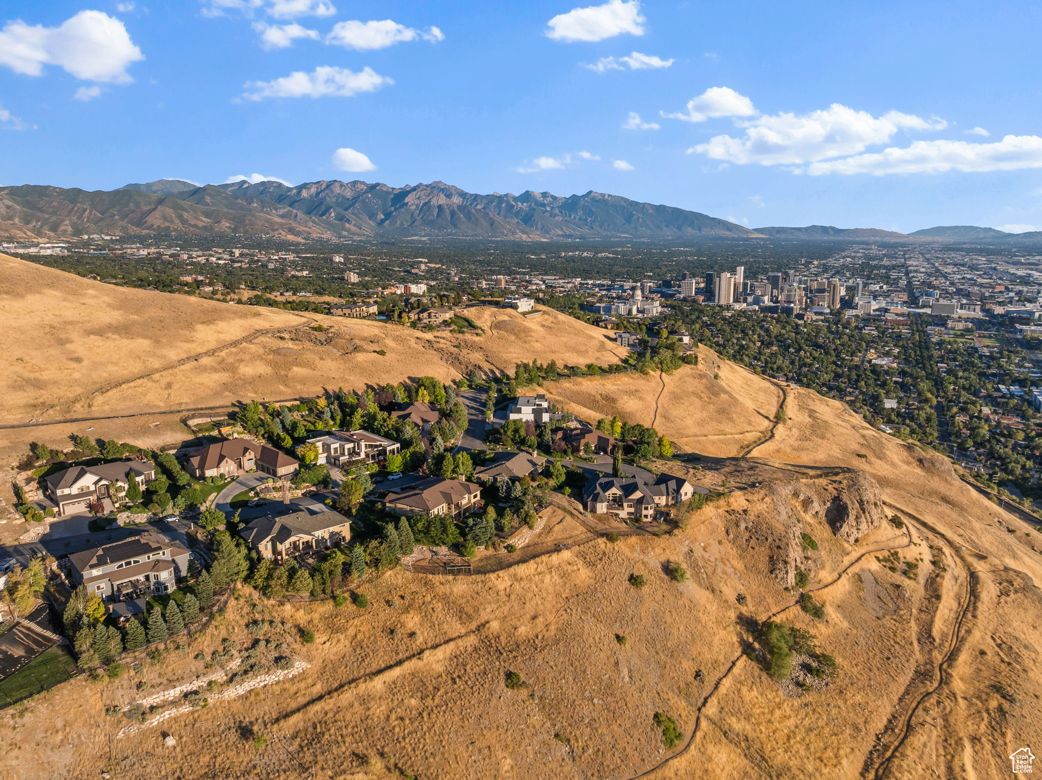 DORCHESTER POINTE - Residential