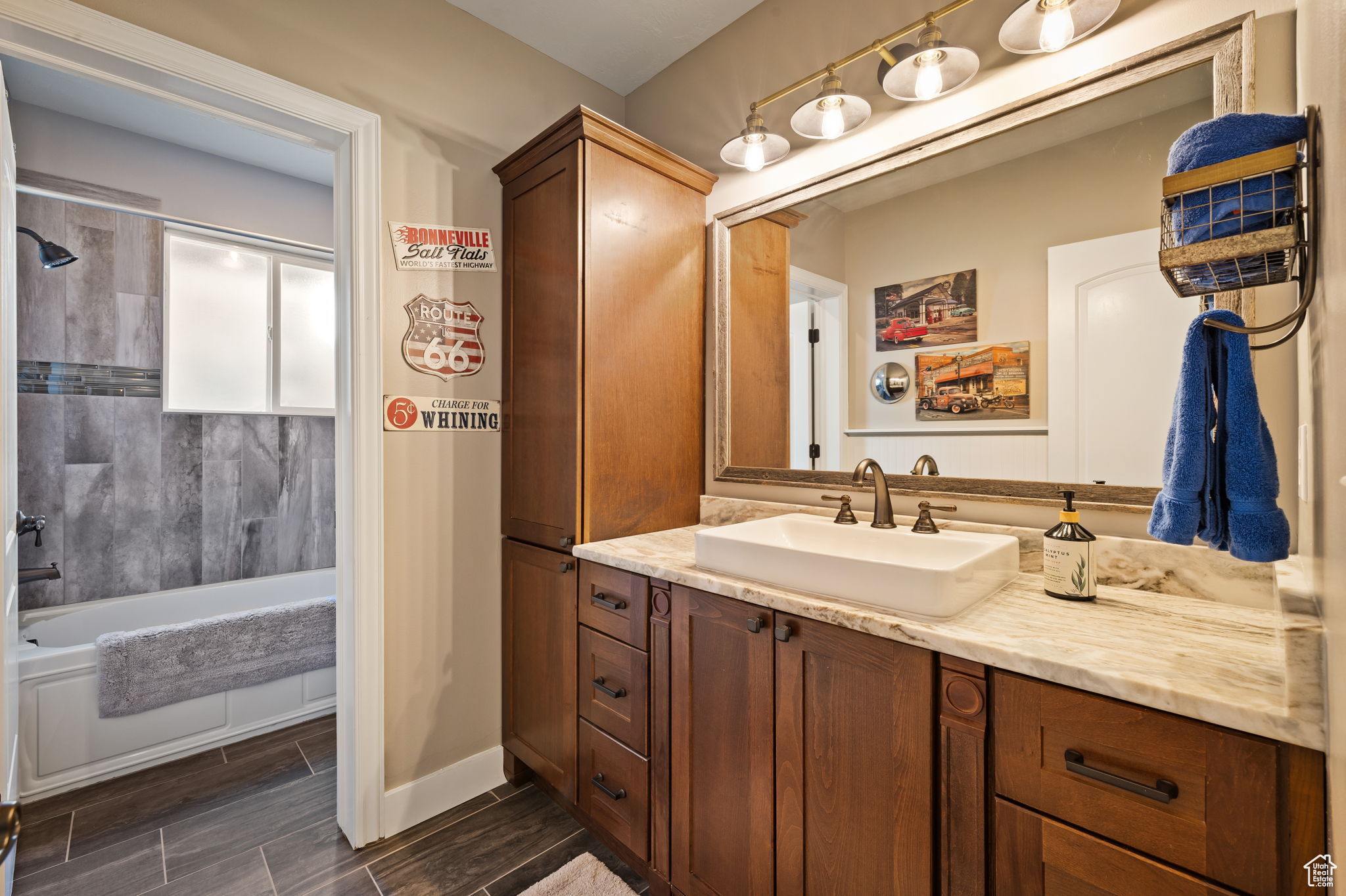 DORCHESTER POINTE - Residential