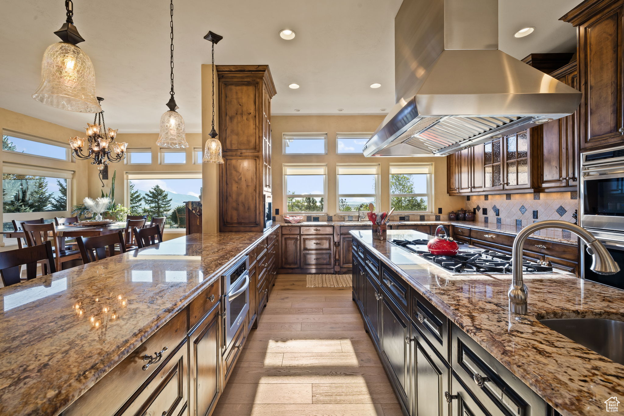 DORCHESTER POINTE - Residential