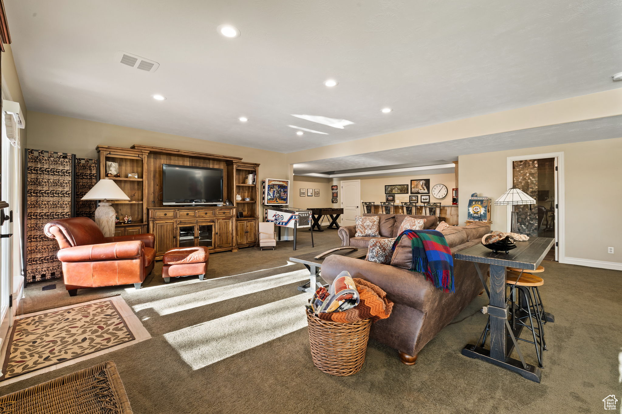 DORCHESTER POINTE - Residential
