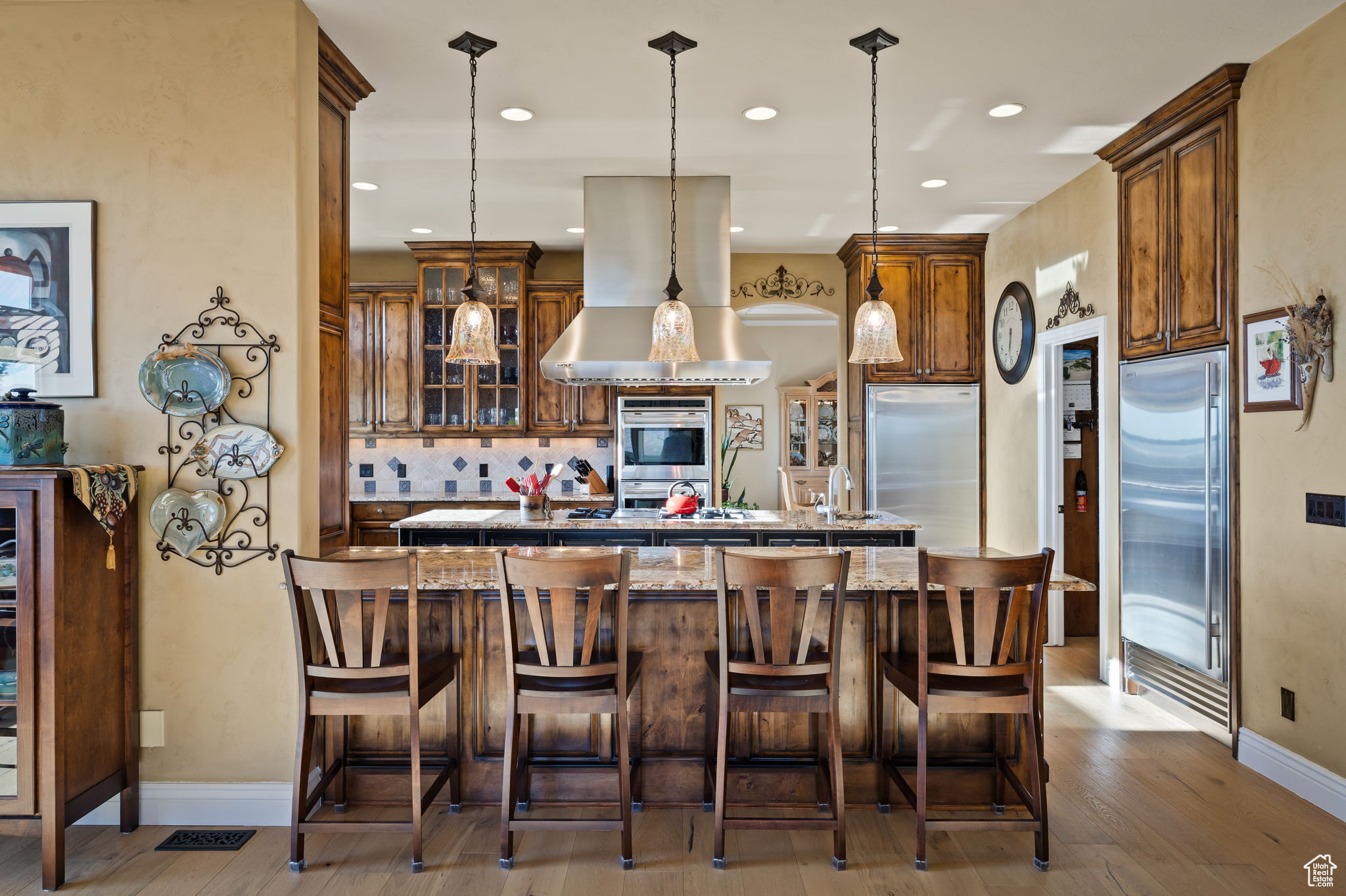 DORCHESTER POINTE - Residential