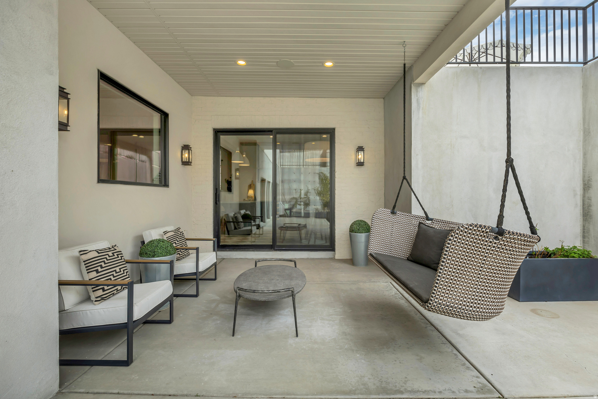 NORTH POINT VIEW - Residential