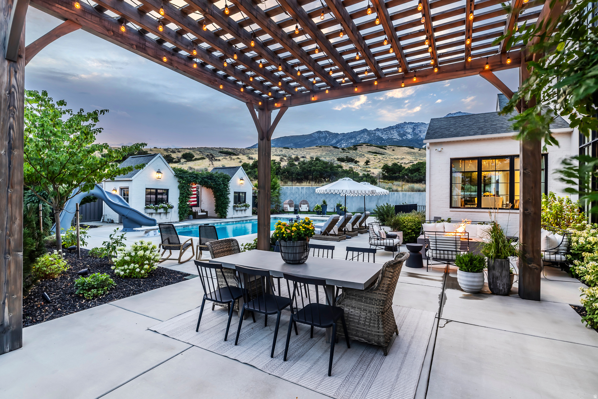 NORTH POINT VIEW - Residential