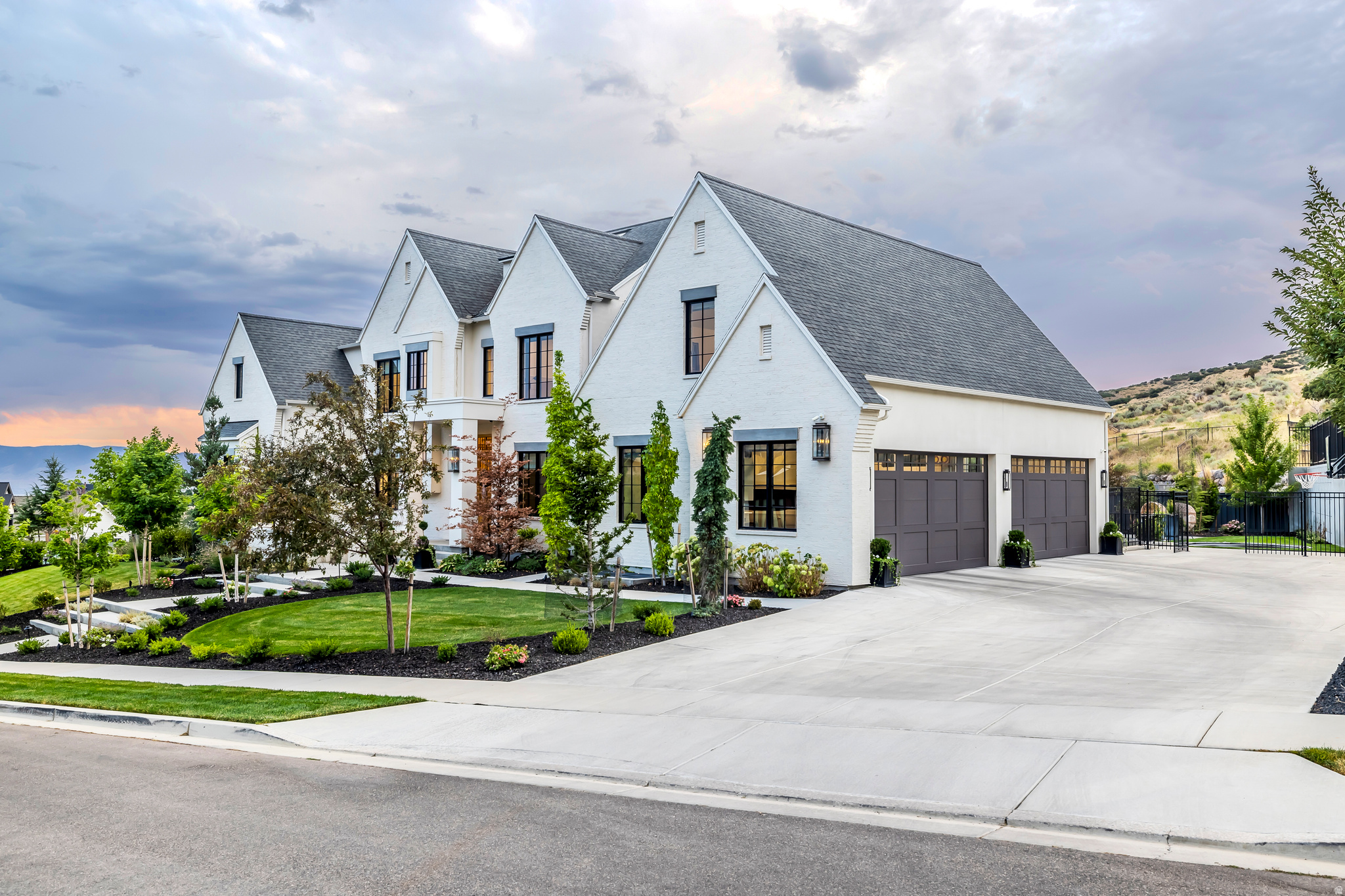 NORTH POINT VIEW - Residential