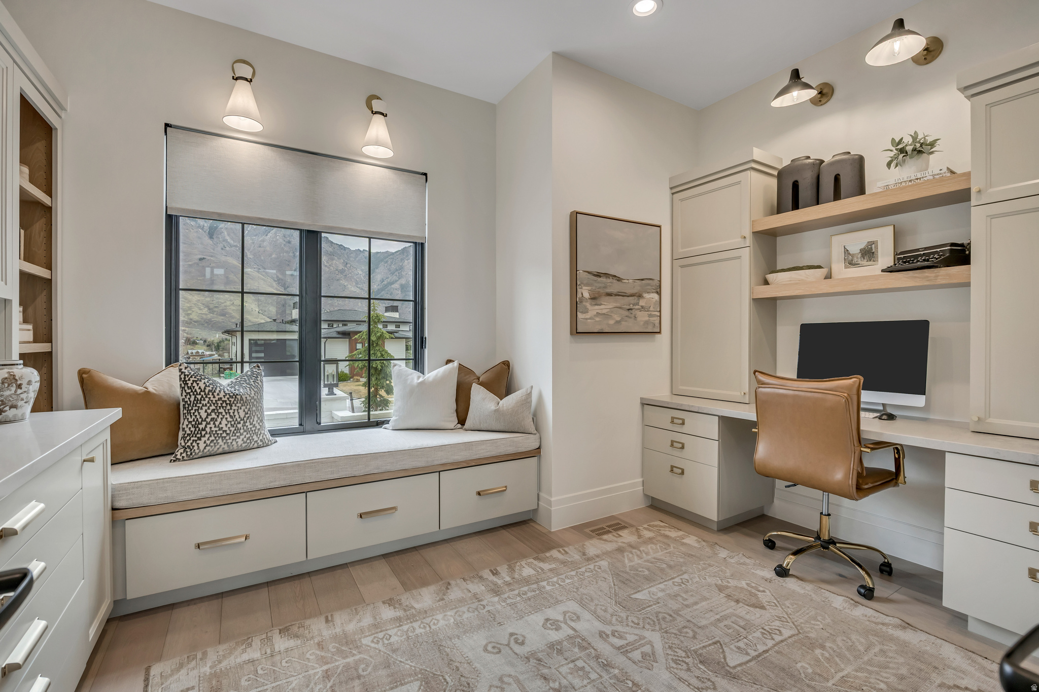 NORTH POINT VIEW - Residential