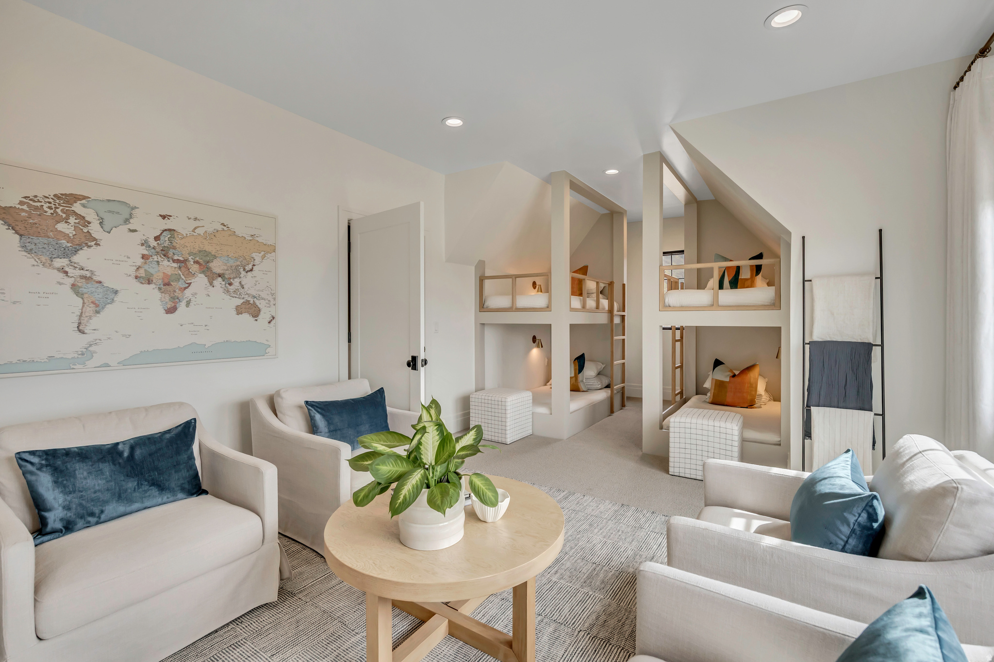 NORTH POINT VIEW - Residential