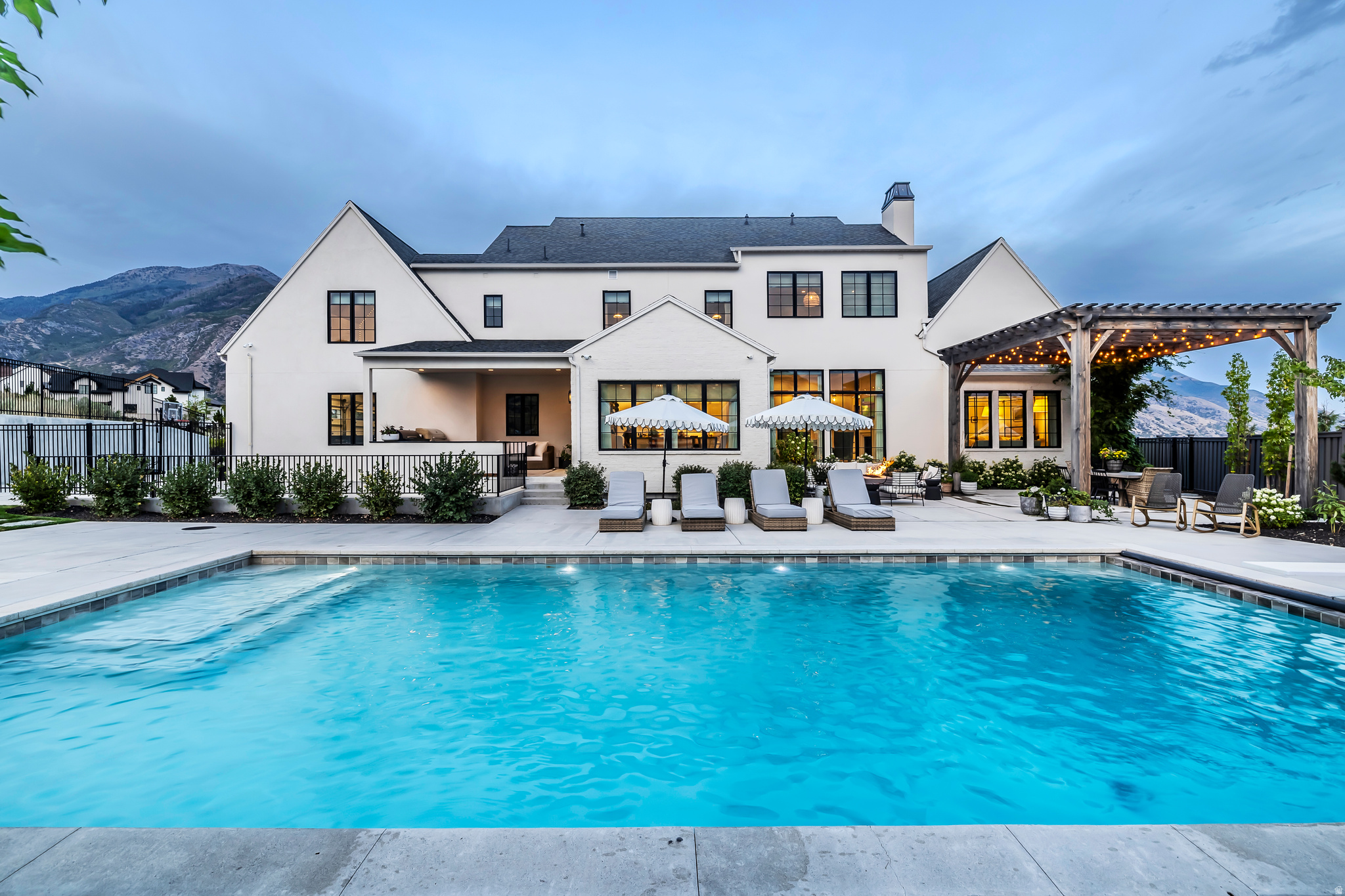 NORTH POINT VIEW - Residential