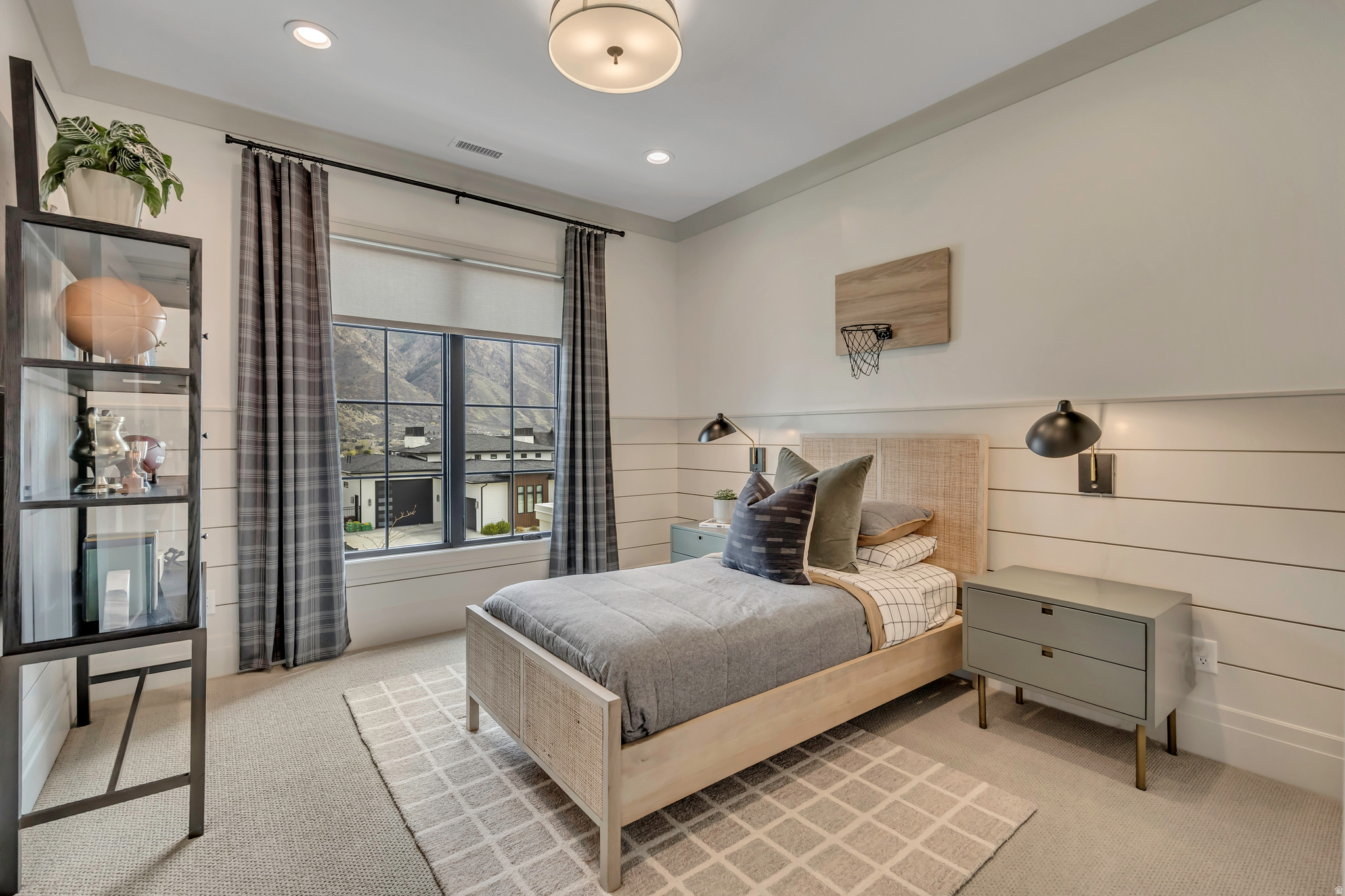 NORTH POINT VIEW - Residential