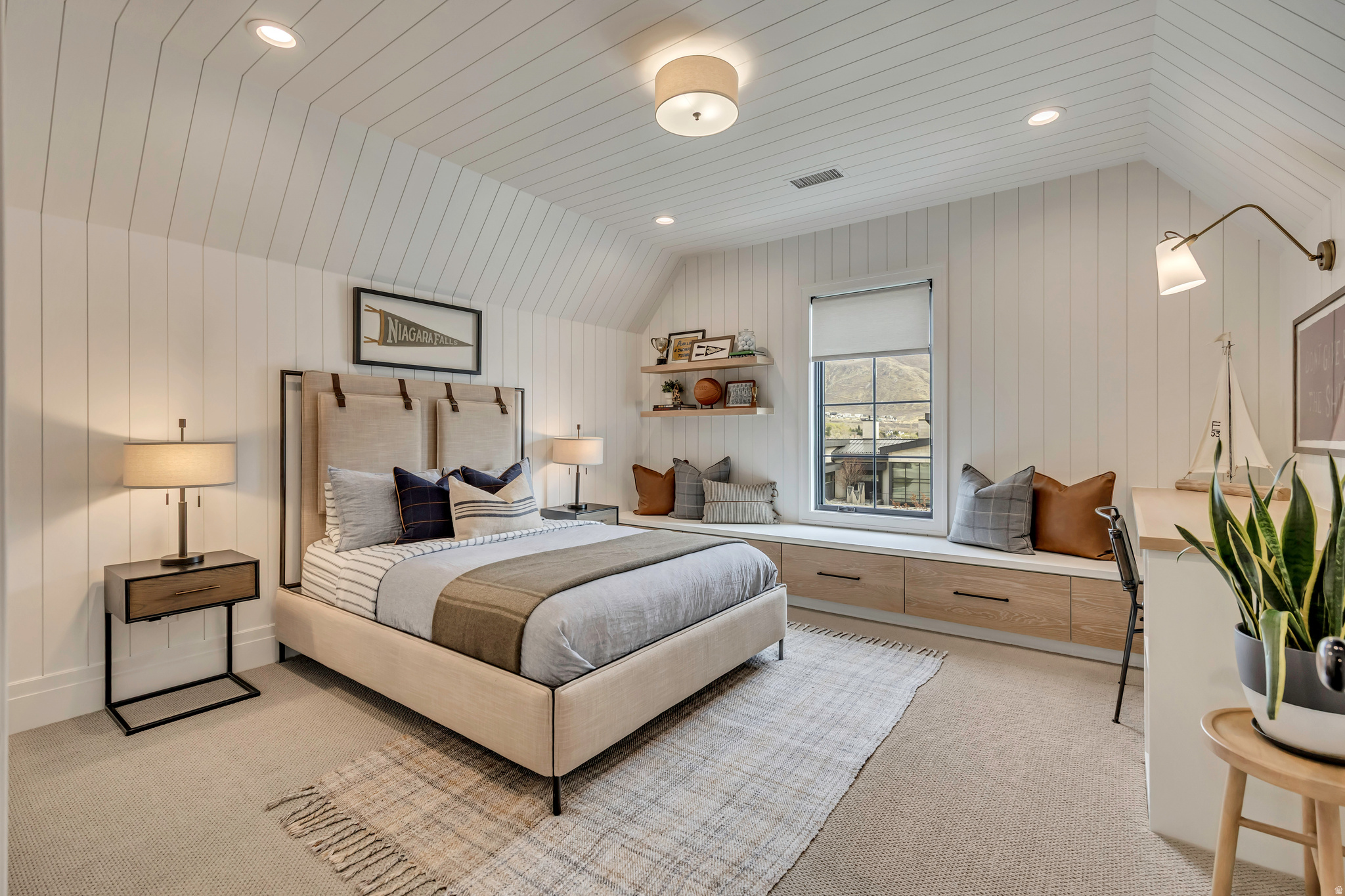 NORTH POINT VIEW - Residential