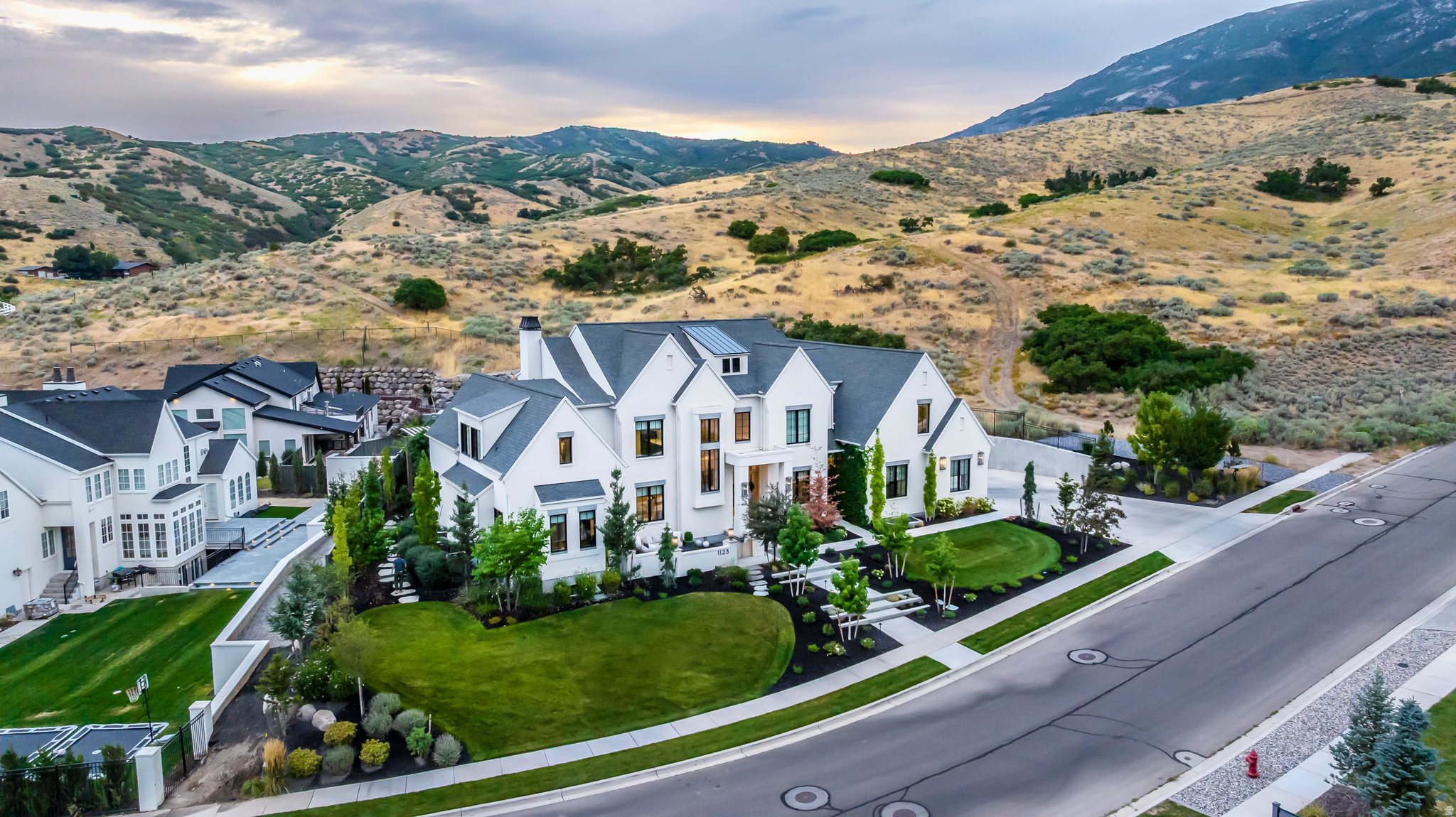 NORTH POINT VIEW - Residential