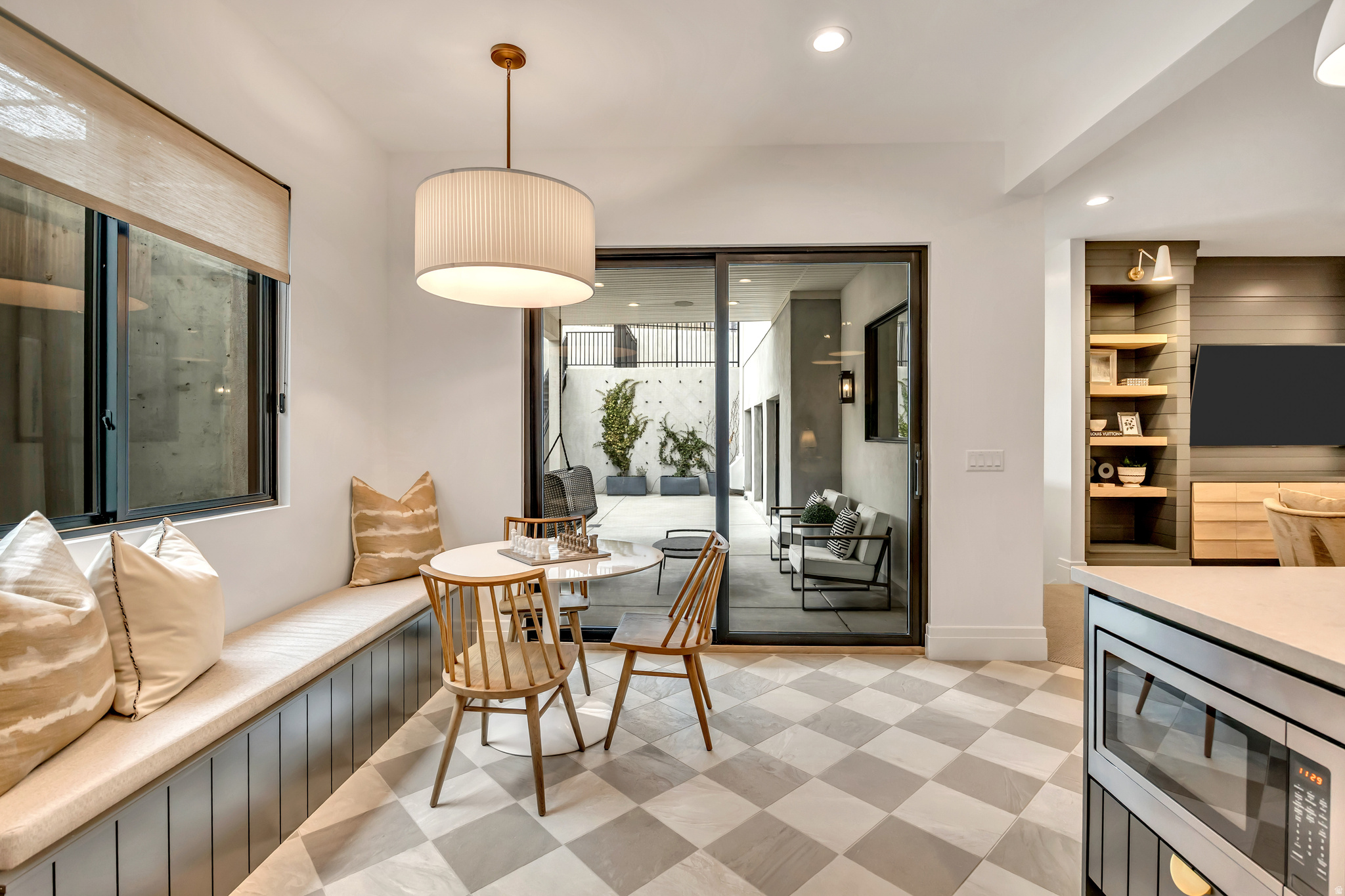NORTH POINT VIEW - Residential