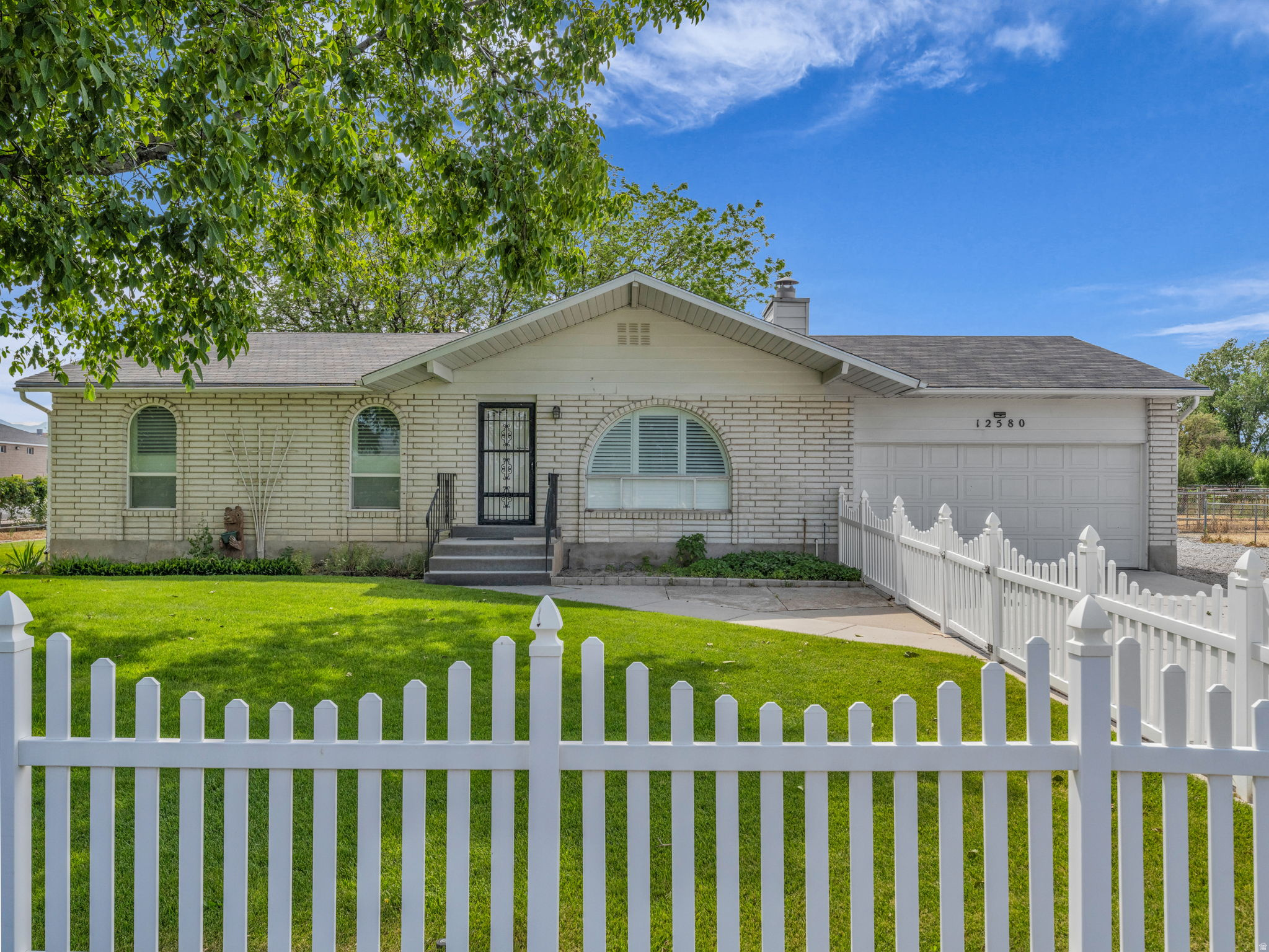 MEADOWS - Residential