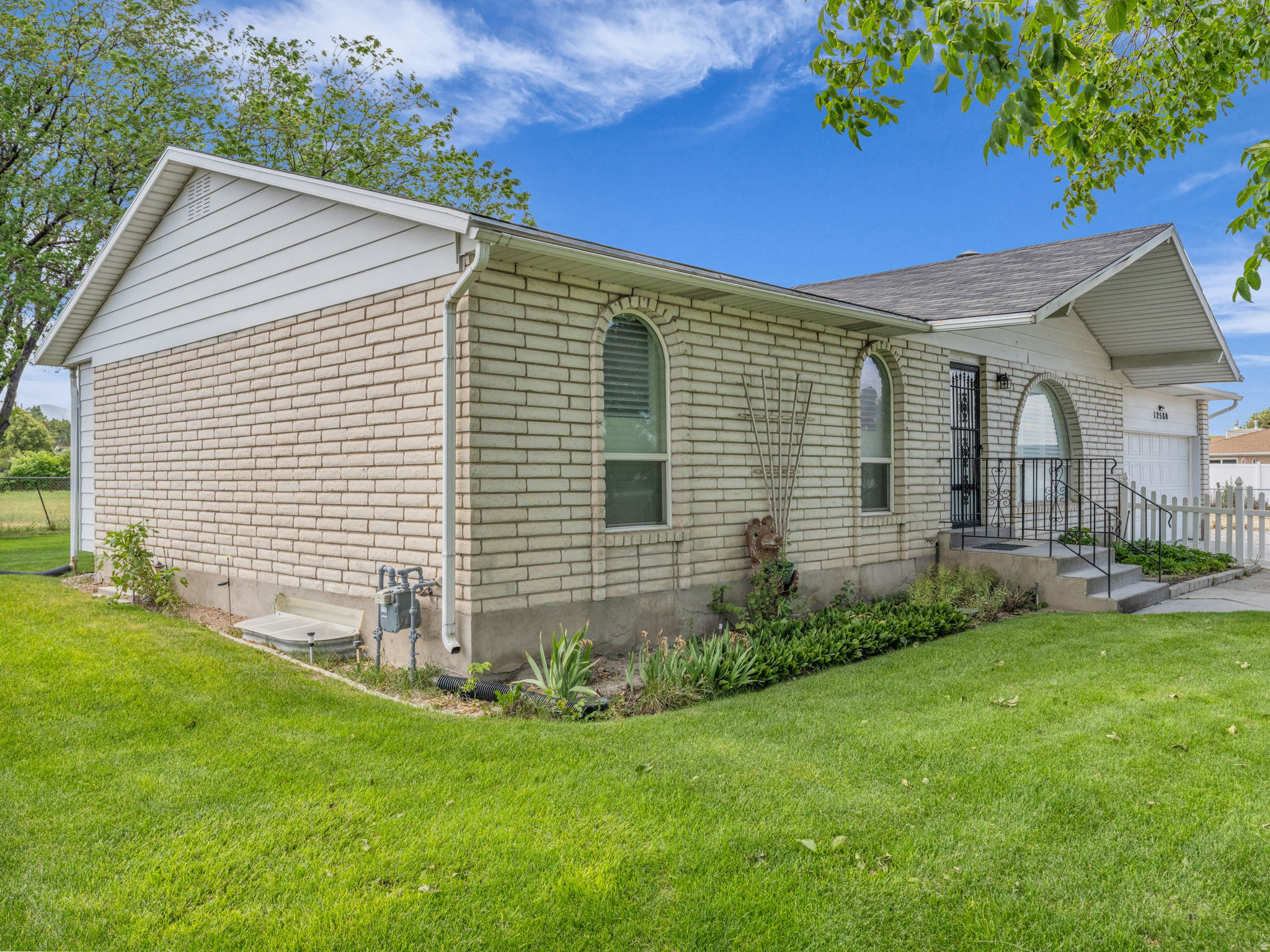 MEADOWS - Residential