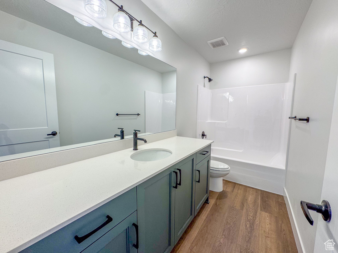 DIAMOND E - Residential