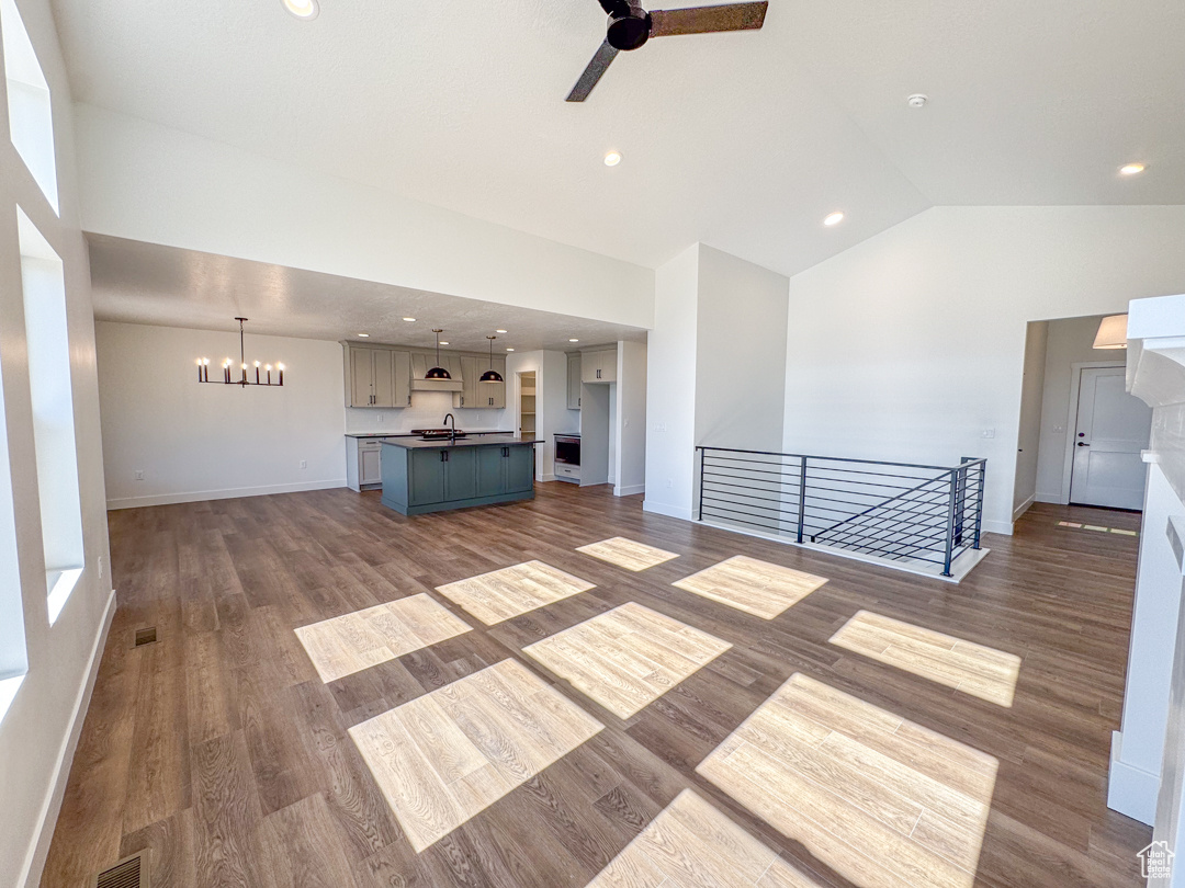 DIAMOND E - Residential