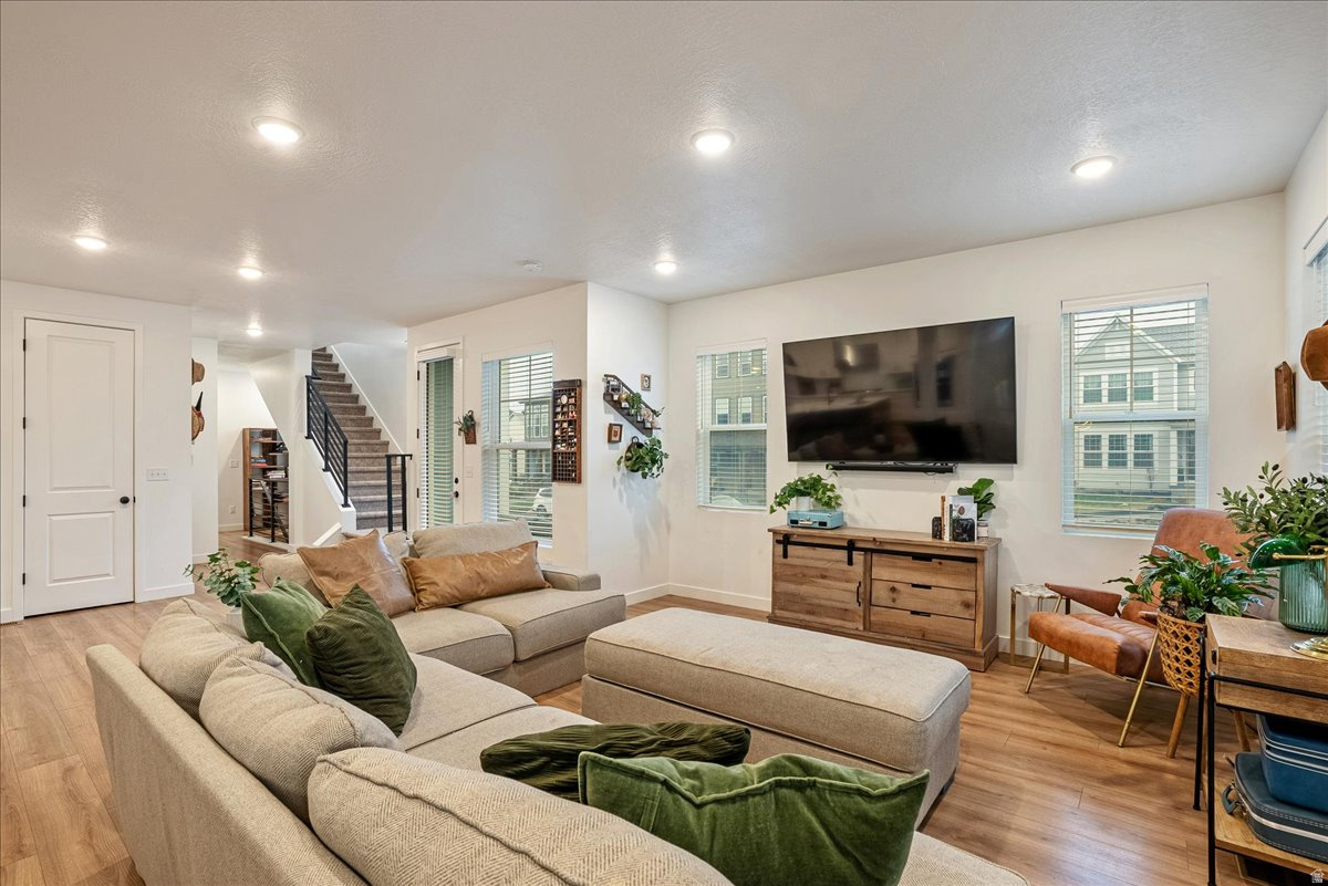 DAYBREAK - Residential