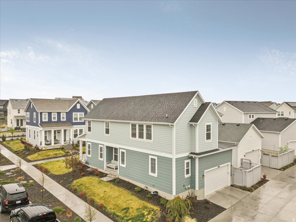 DAYBREAK - Residential