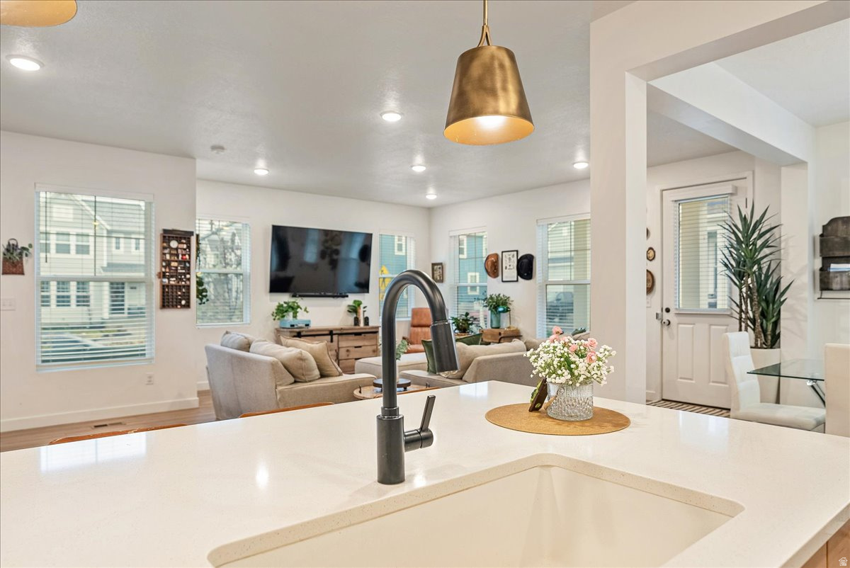 DAYBREAK - Residential