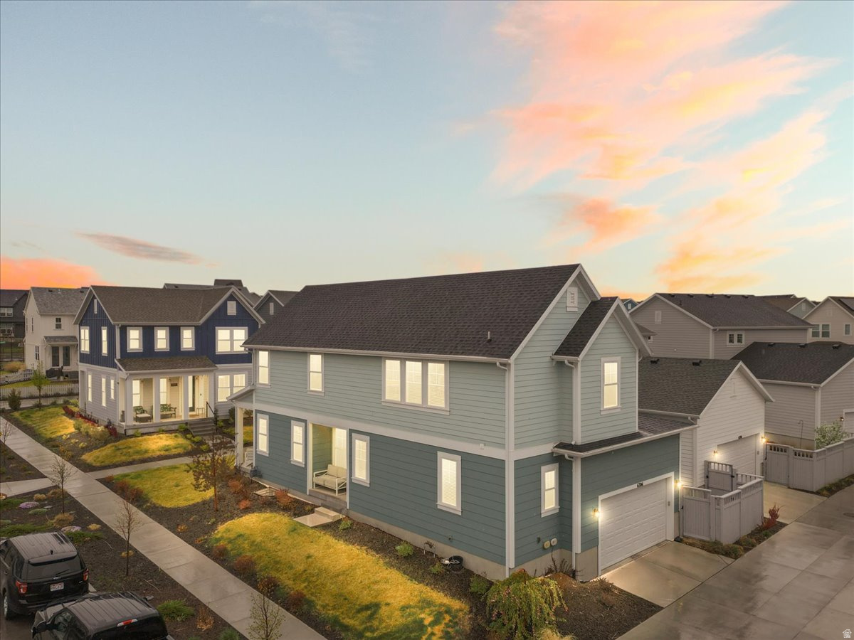 DAYBREAK - Residential