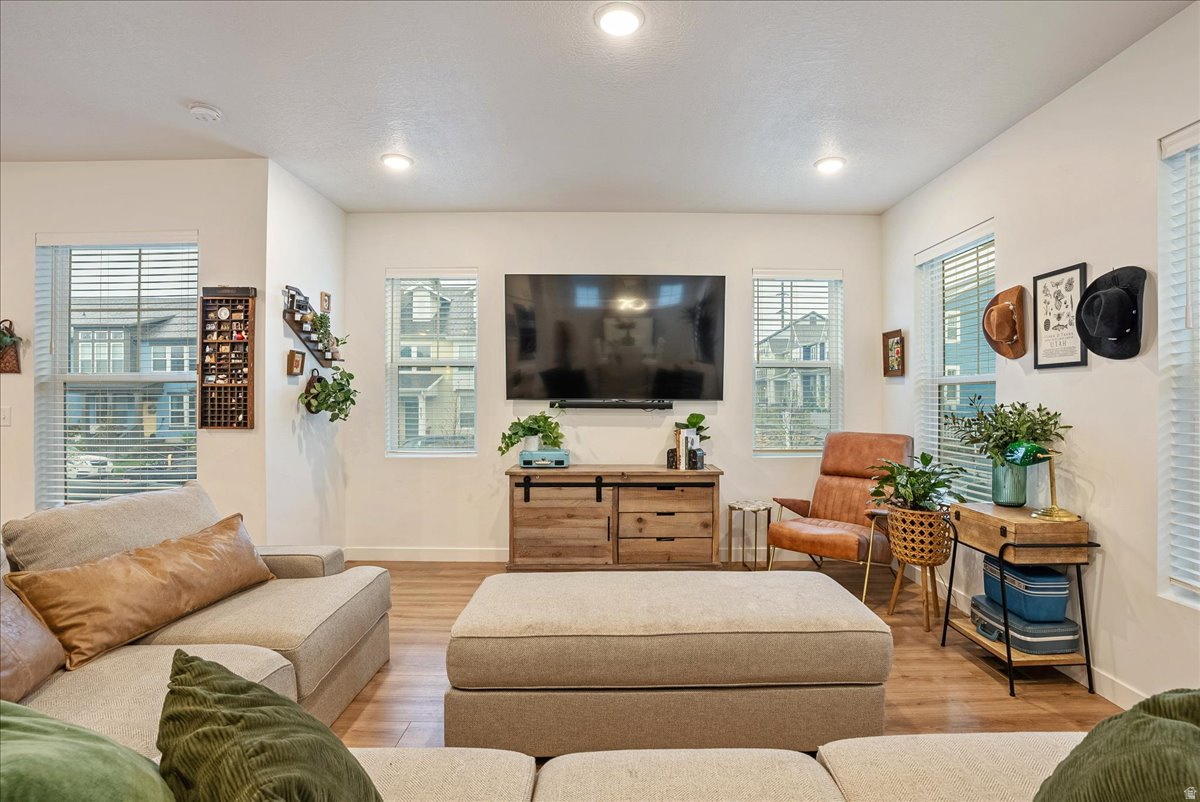 DAYBREAK - Residential