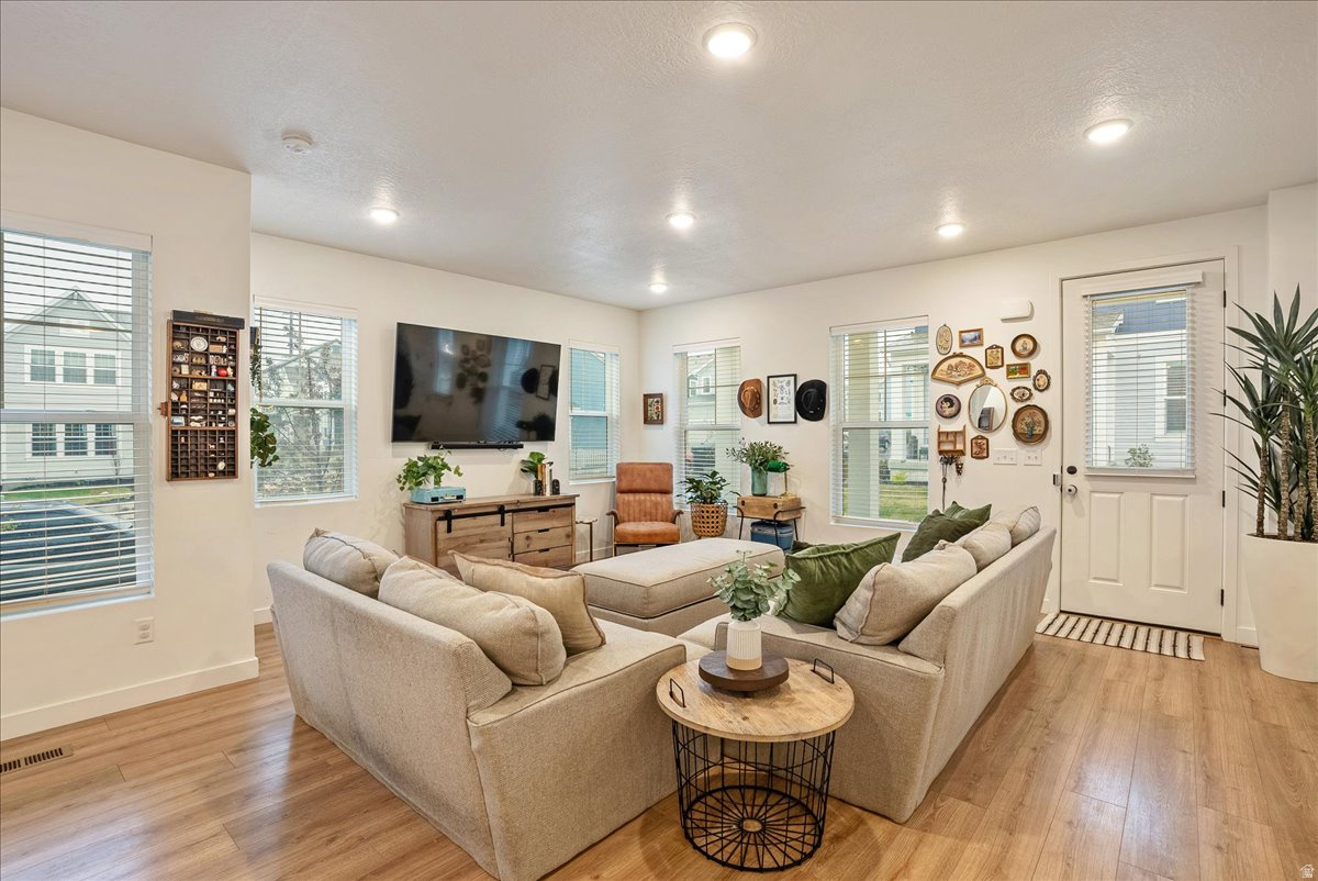 DAYBREAK - Residential