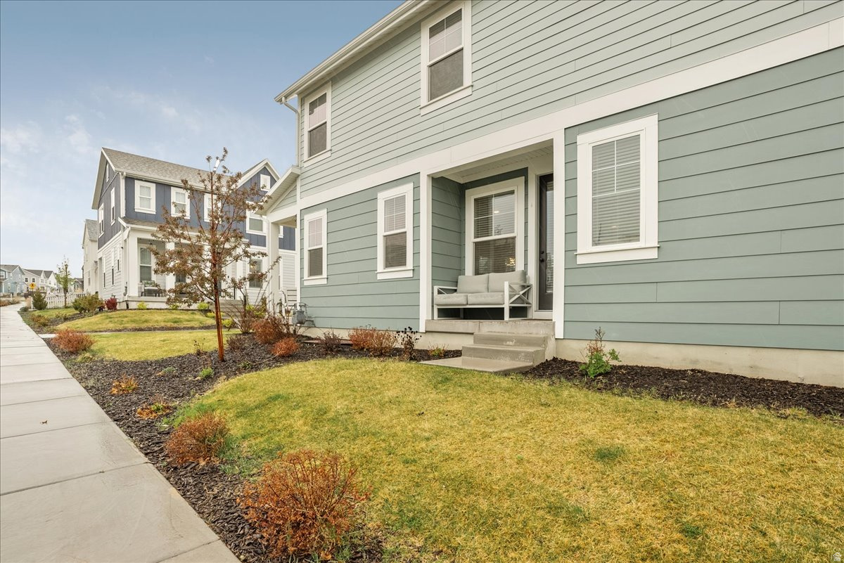 DAYBREAK - Residential