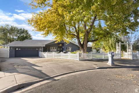 Tiny photo for 683 HILLSIDE OAK CIR, North Salt Lake, UT 84054 (MLS # 2118630)