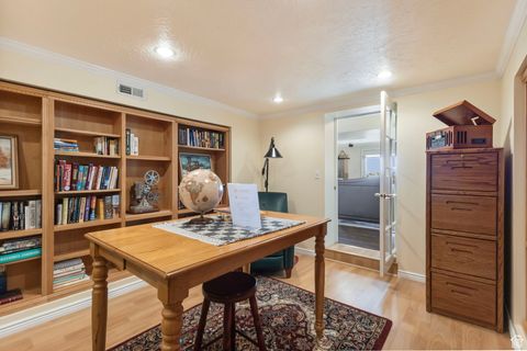 Tiny photo for 683 HILLSIDE OAK CIR, North Salt Lake, UT 84054 (MLS # 2118630)