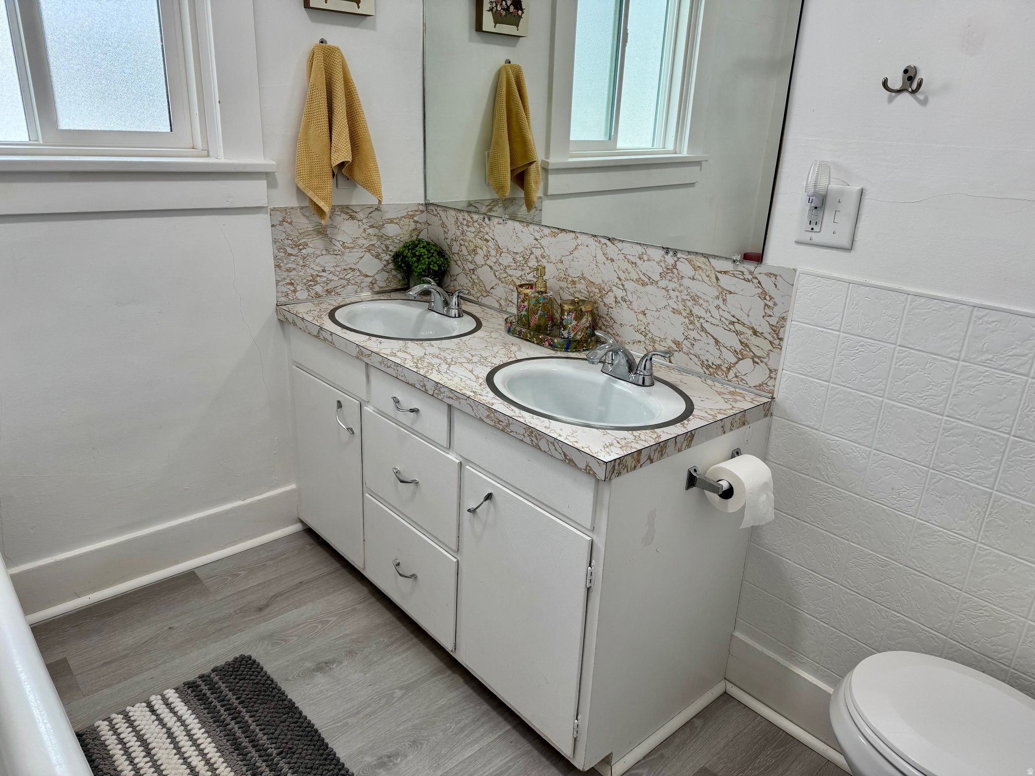 PARIS TOWNSITE - Residential