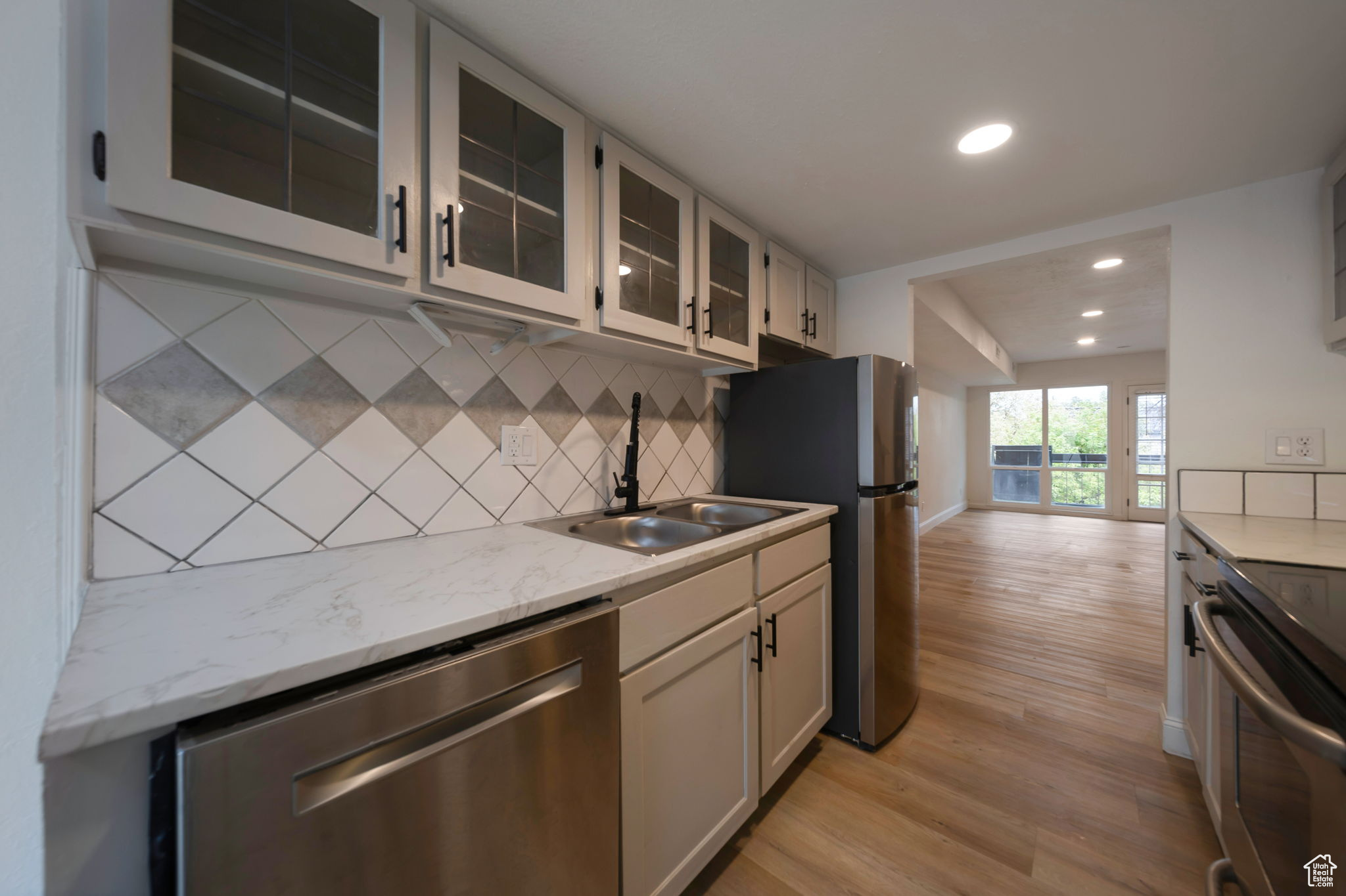 APPLEGATE CONDM - Residential