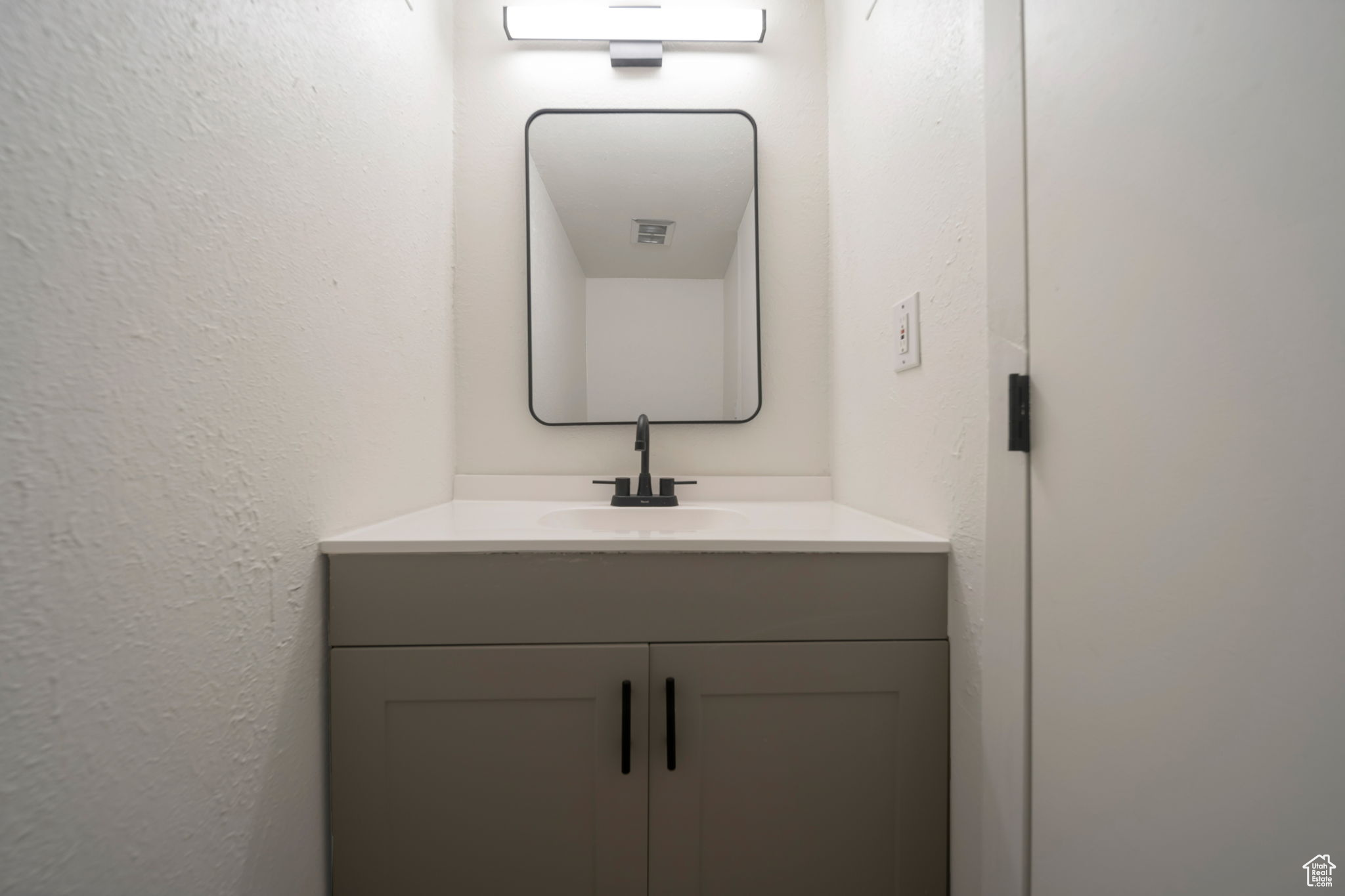 APPLEGATE CONDM - Residential