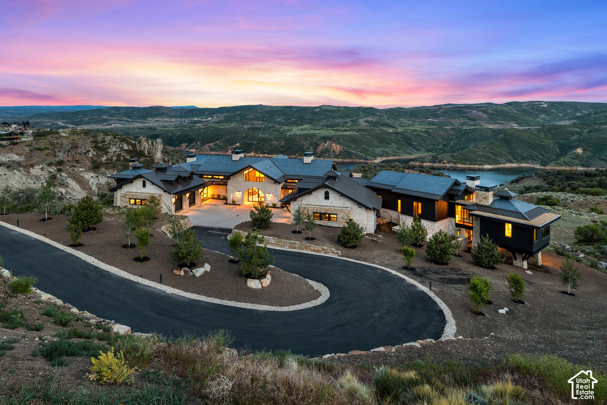 8988 N SLEEPING ROCK CIR