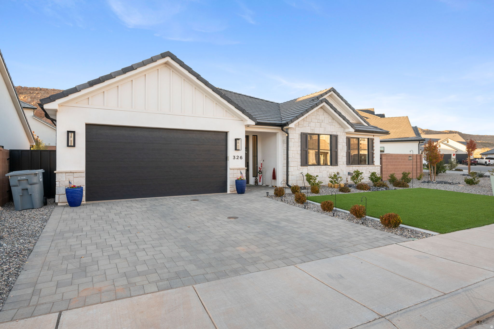 RED MESA AT SUNRISE VALLEY 1 - Residential