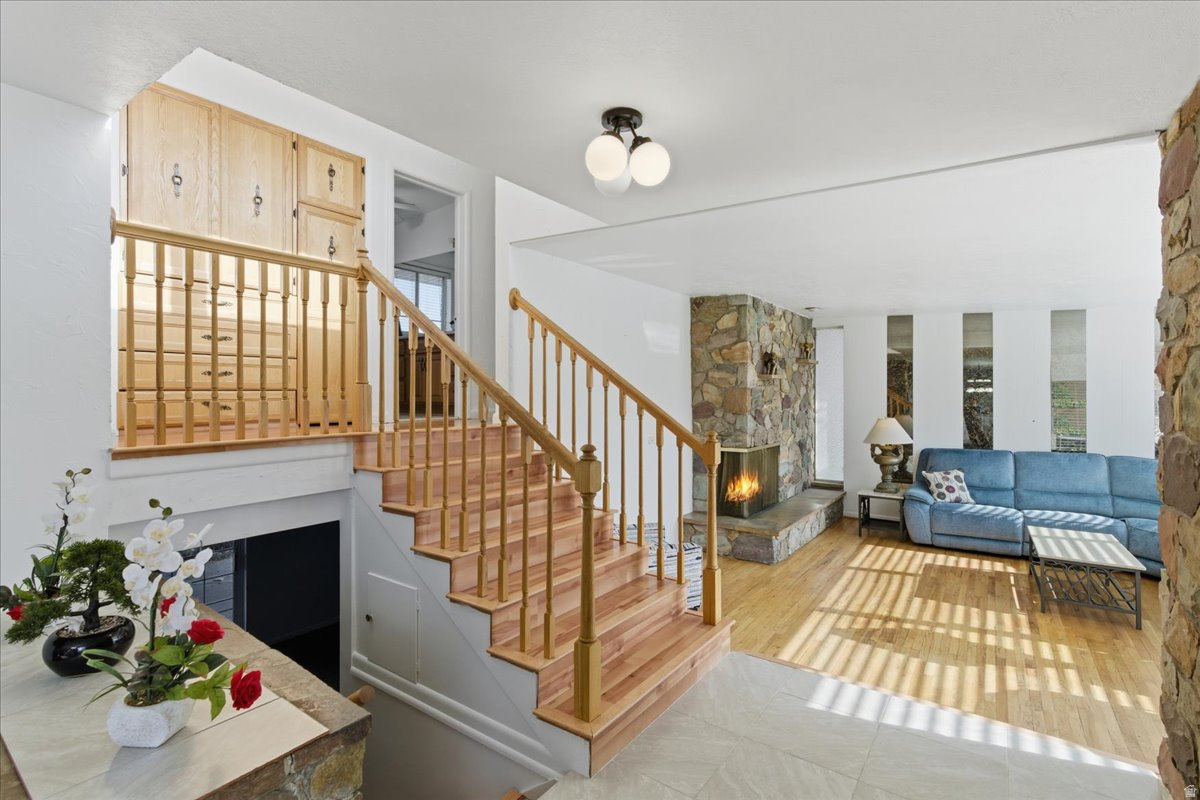 OQUIRRH HILLS - Residential