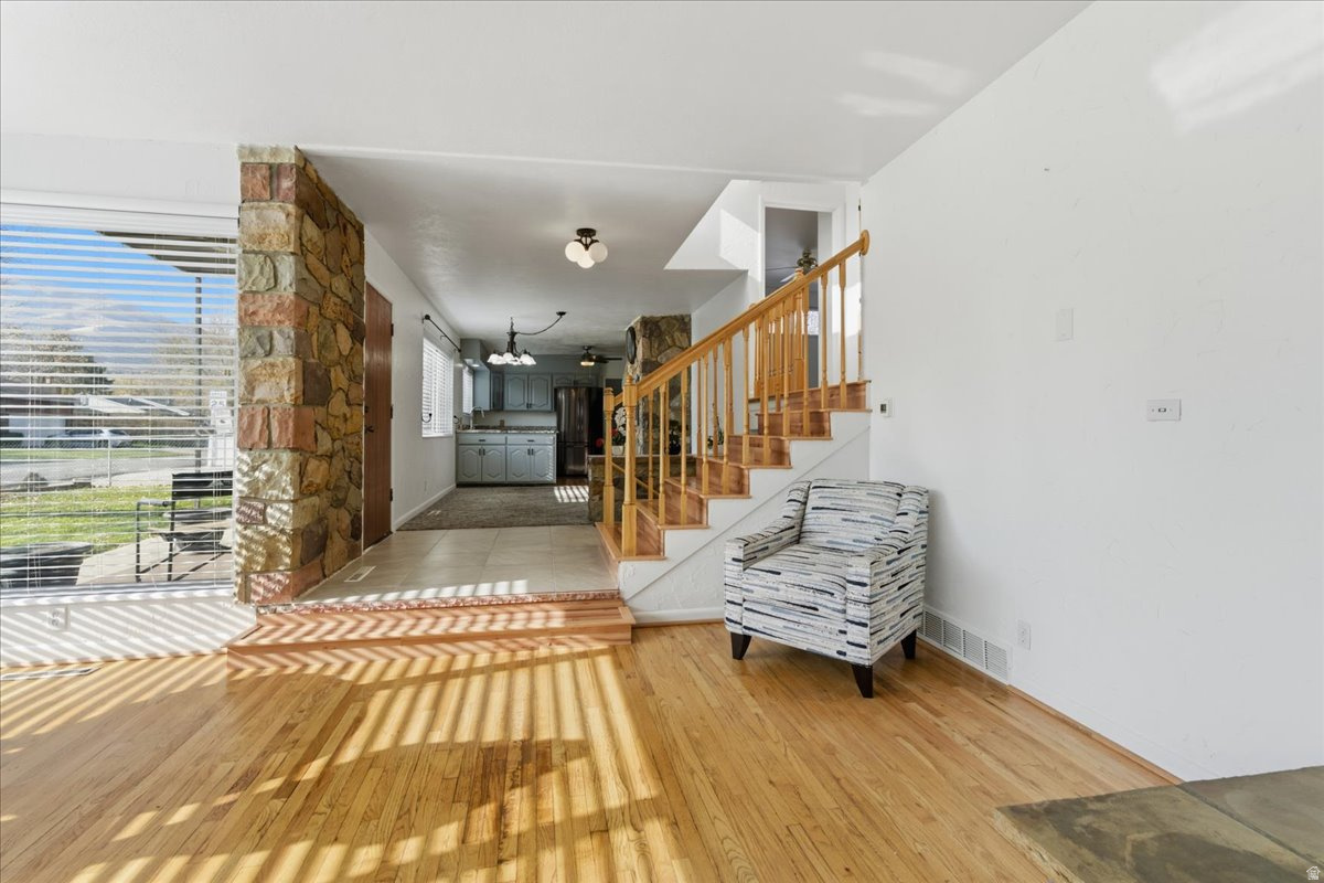 OQUIRRH HILLS - Residential