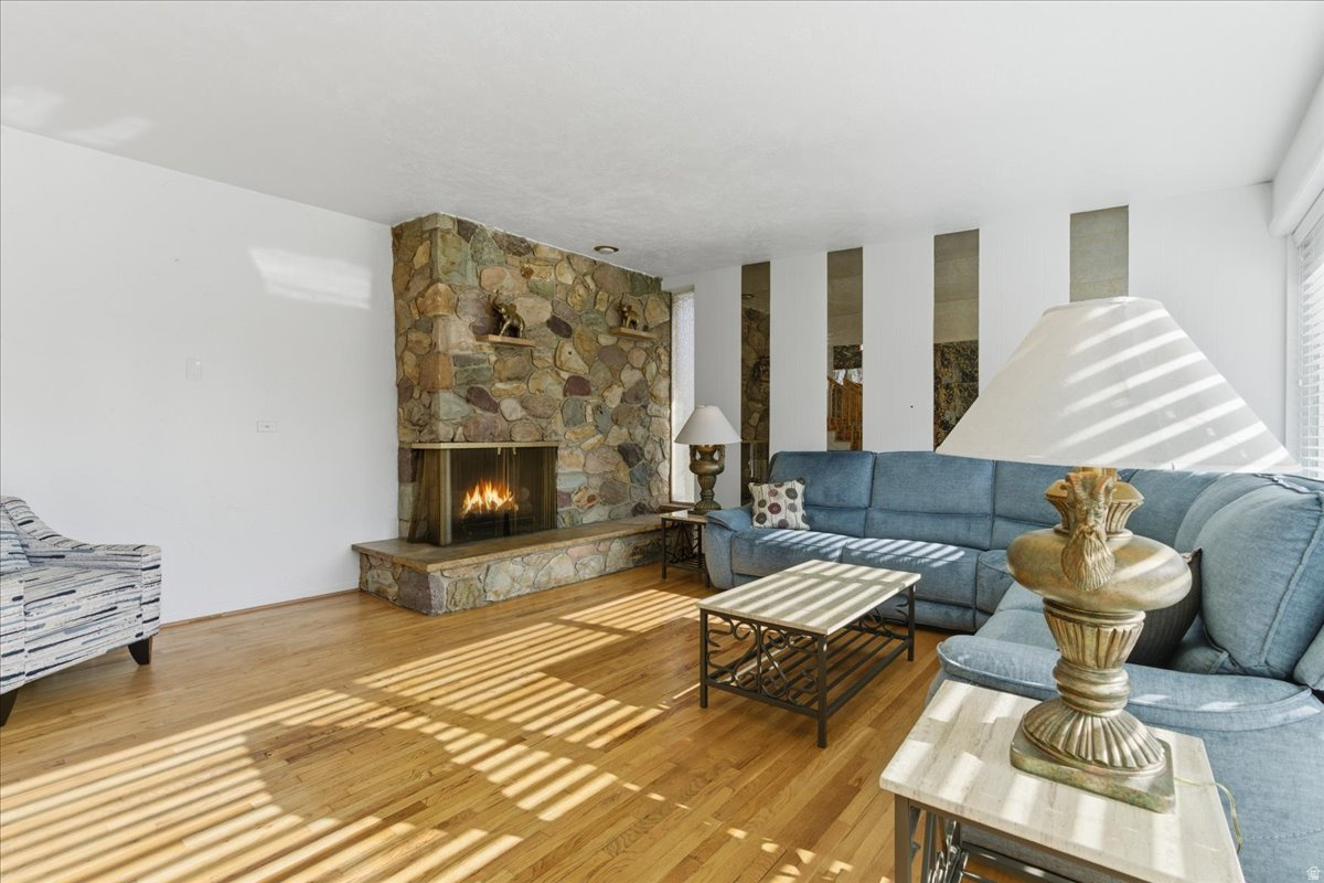 OQUIRRH HILLS - Residential