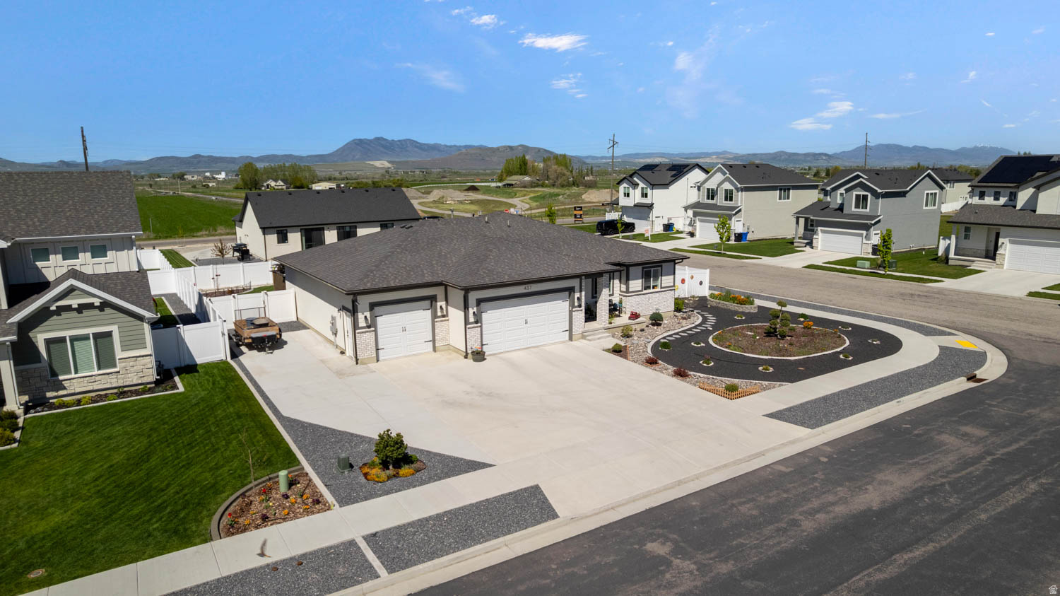 FOX MEADOWS - Residential
