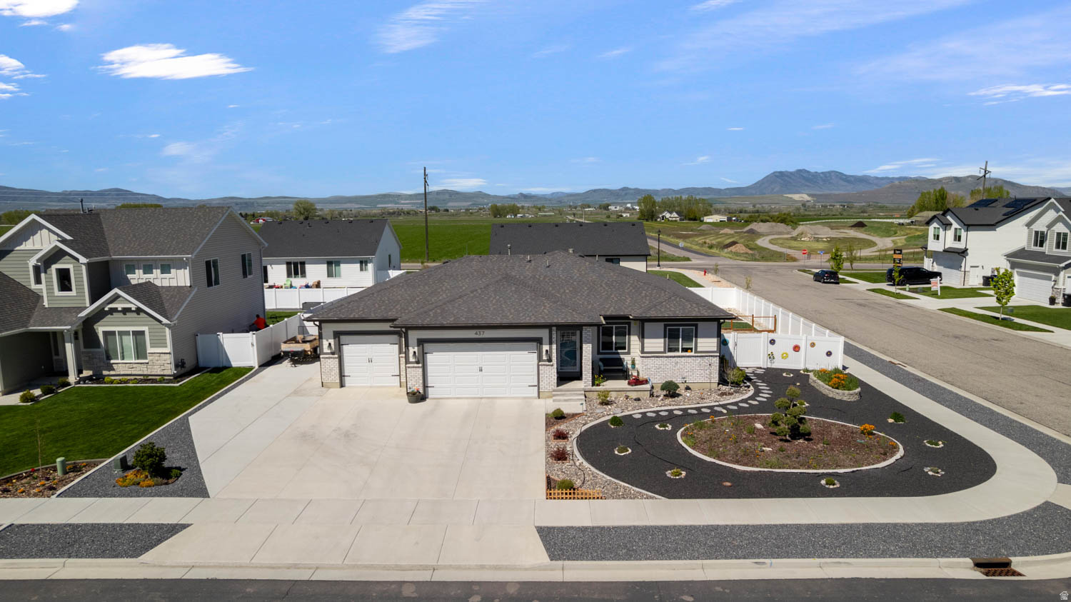 FOX MEADOWS - Residential