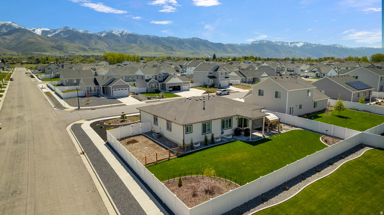 FOX MEADOWS - Residential