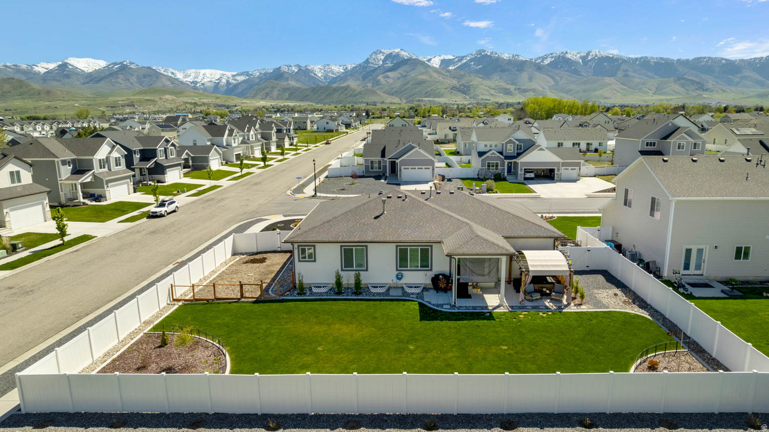 FOX MEADOWS - Residential