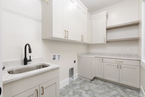 Tiny photo for 1321 E PONY WAY, Washington, UT 84780 (MLS # 2127868)