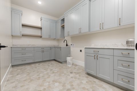 Tiny photo for 1321 E PONY WAY, Washington, UT 84780 (MLS # 2127868)