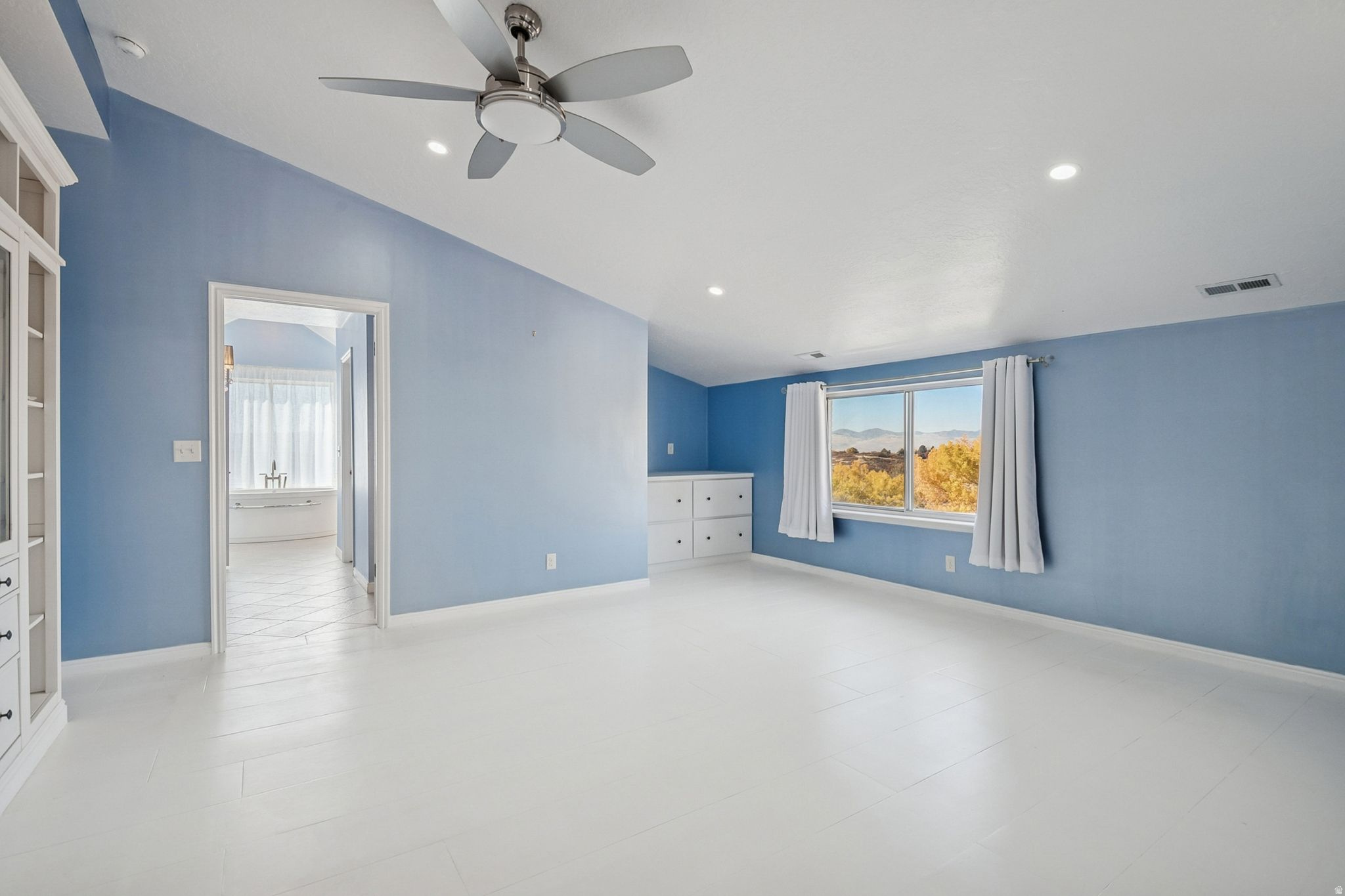 MAJESTIC CANYONS - Residential